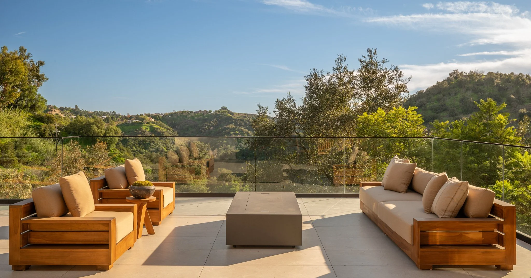 12752 Mulholland Dr-18-MLS.jpg