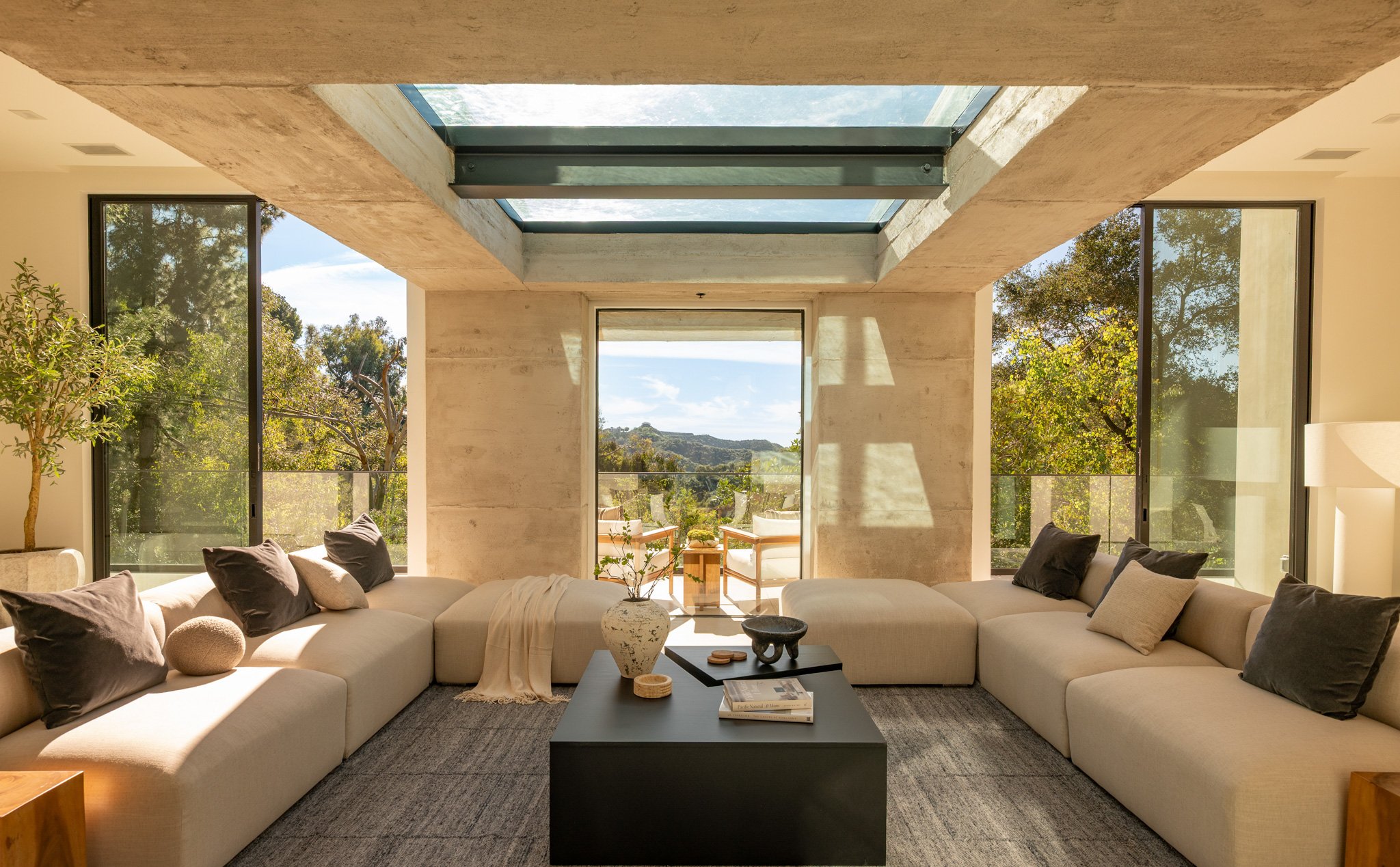 12752 Mulholland Dr-36-MLS.jpg