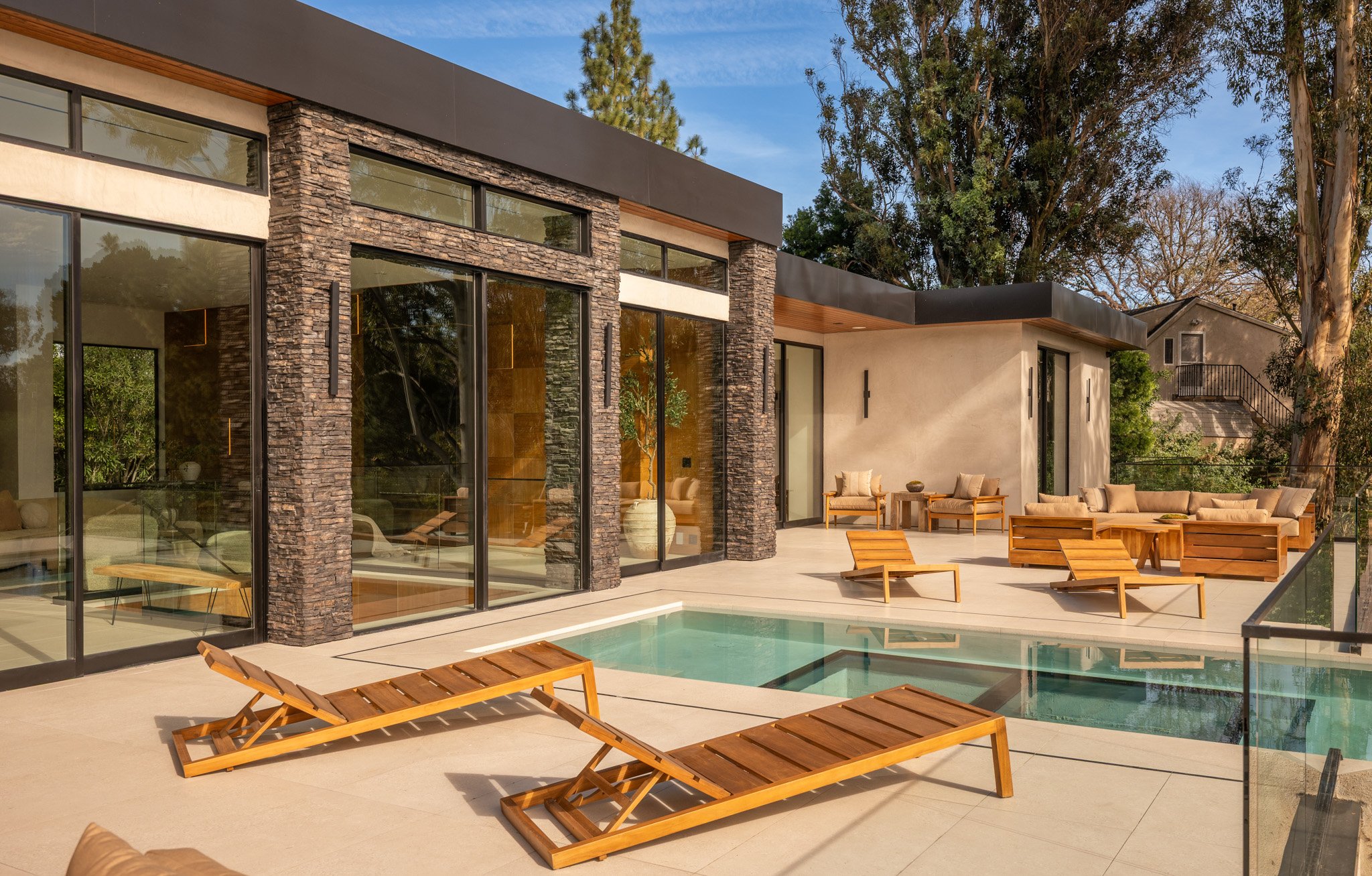 12752 Mulholland Dr-19-MLS.jpg