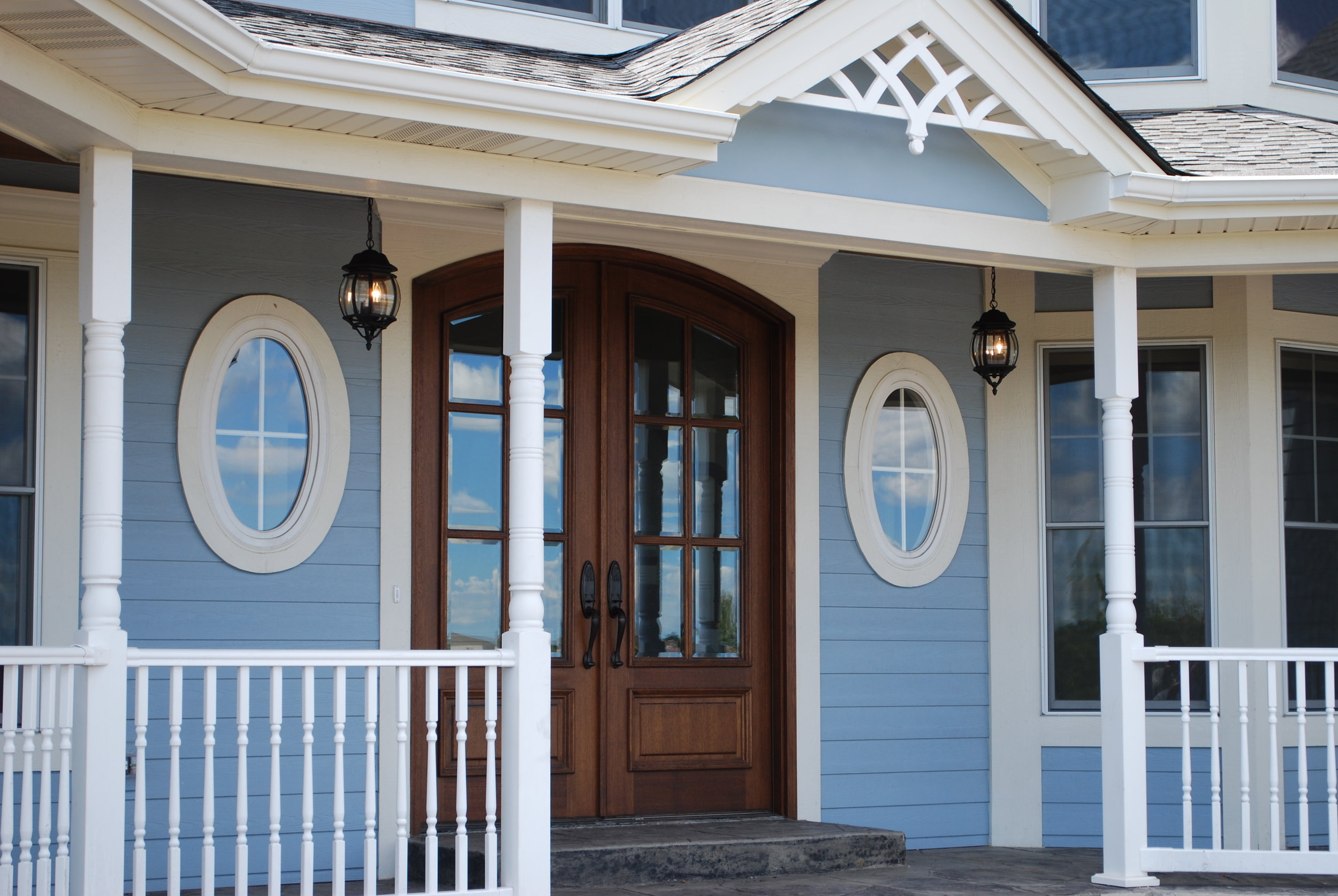 Custom Entrance Front Porch by Southampton Builders LLC.