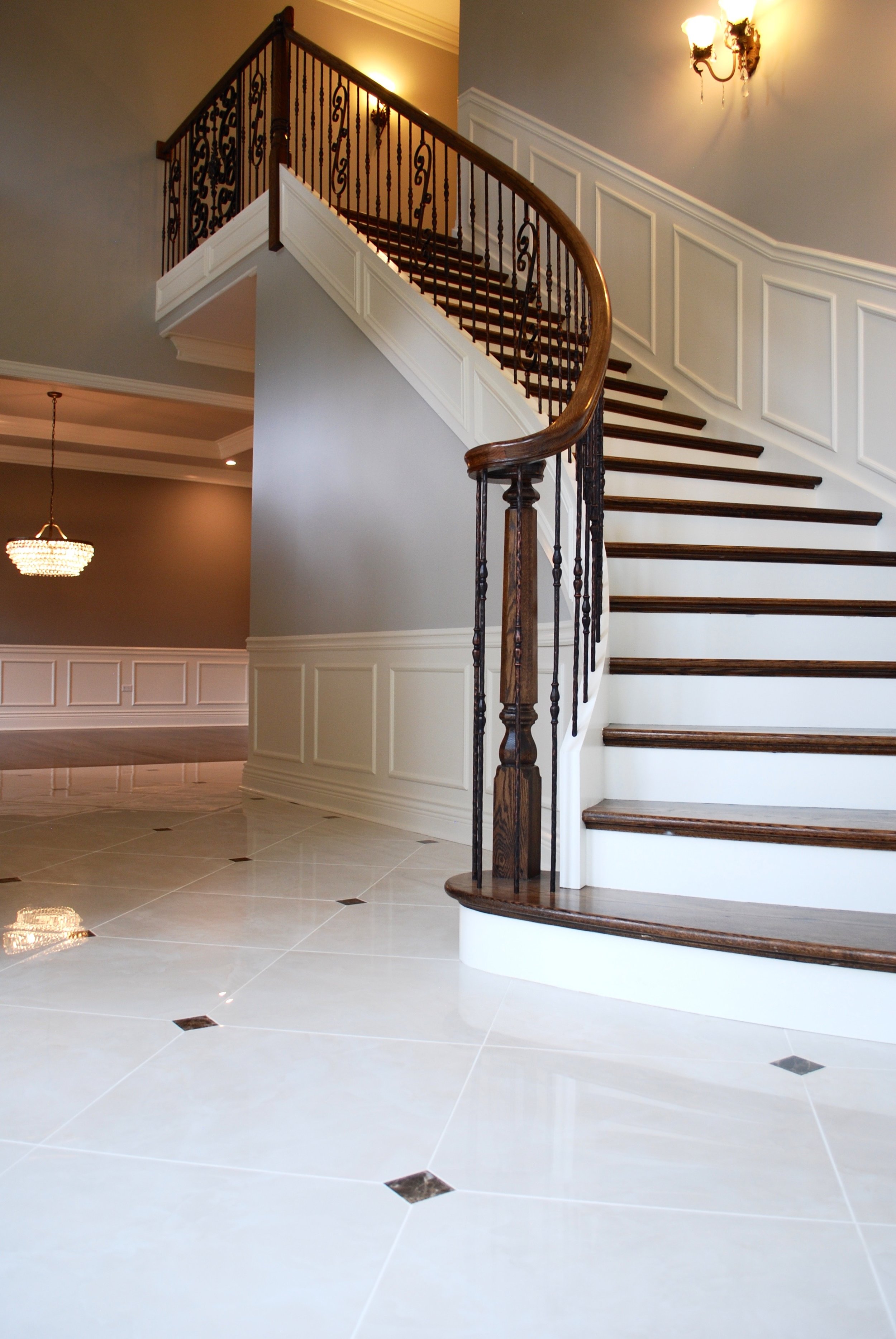 Curved Foyer Staircase in Naperville IL