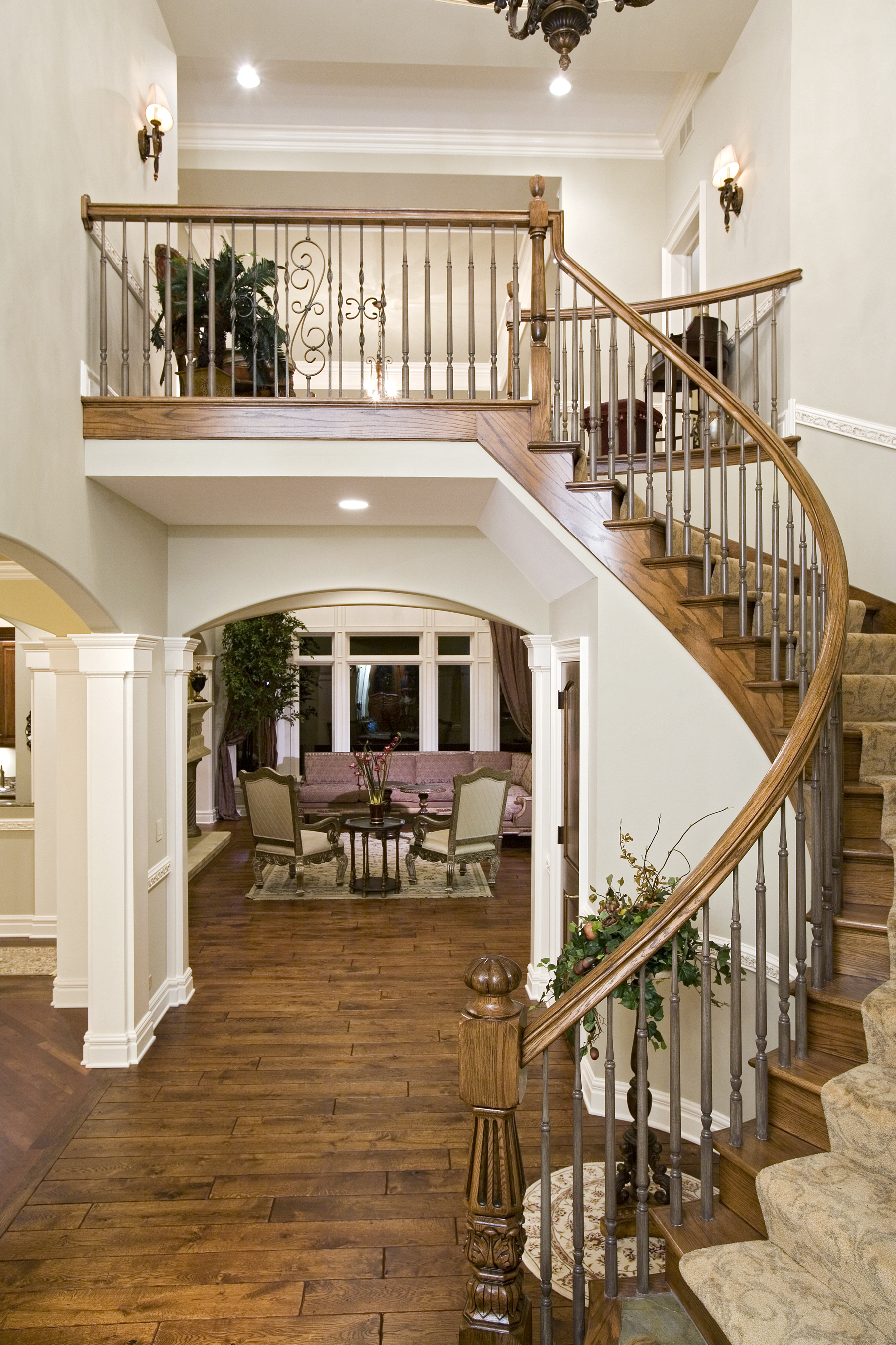 Curved Entry Foyer