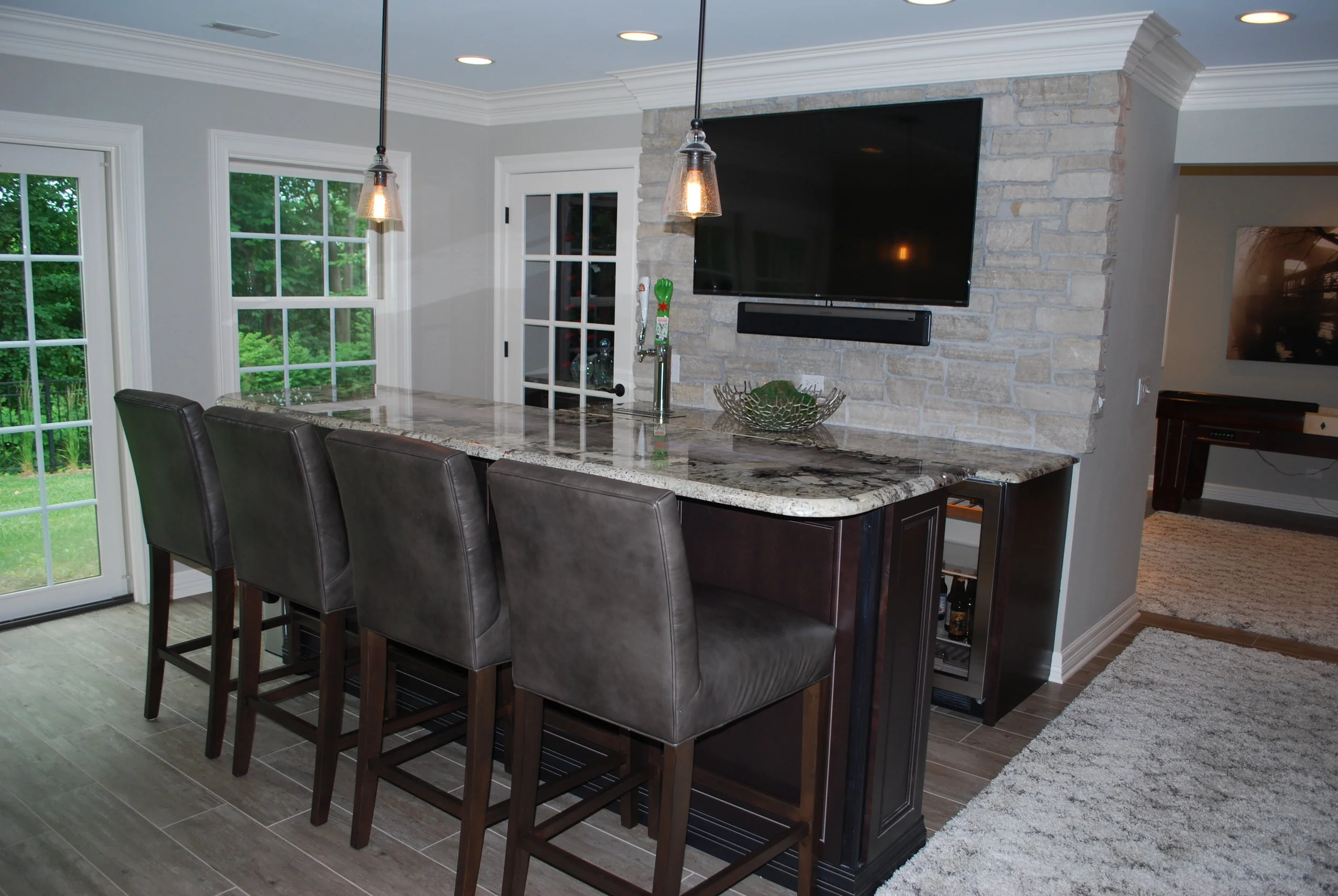 FINISHED BASEMENT IN GENEVA IL. 60134.  CUSTOM BAR, LIGHTED GRANITE, WINE ROOM &amp; BUILT IN TAPPERS - BY SOUTHAMPTON 