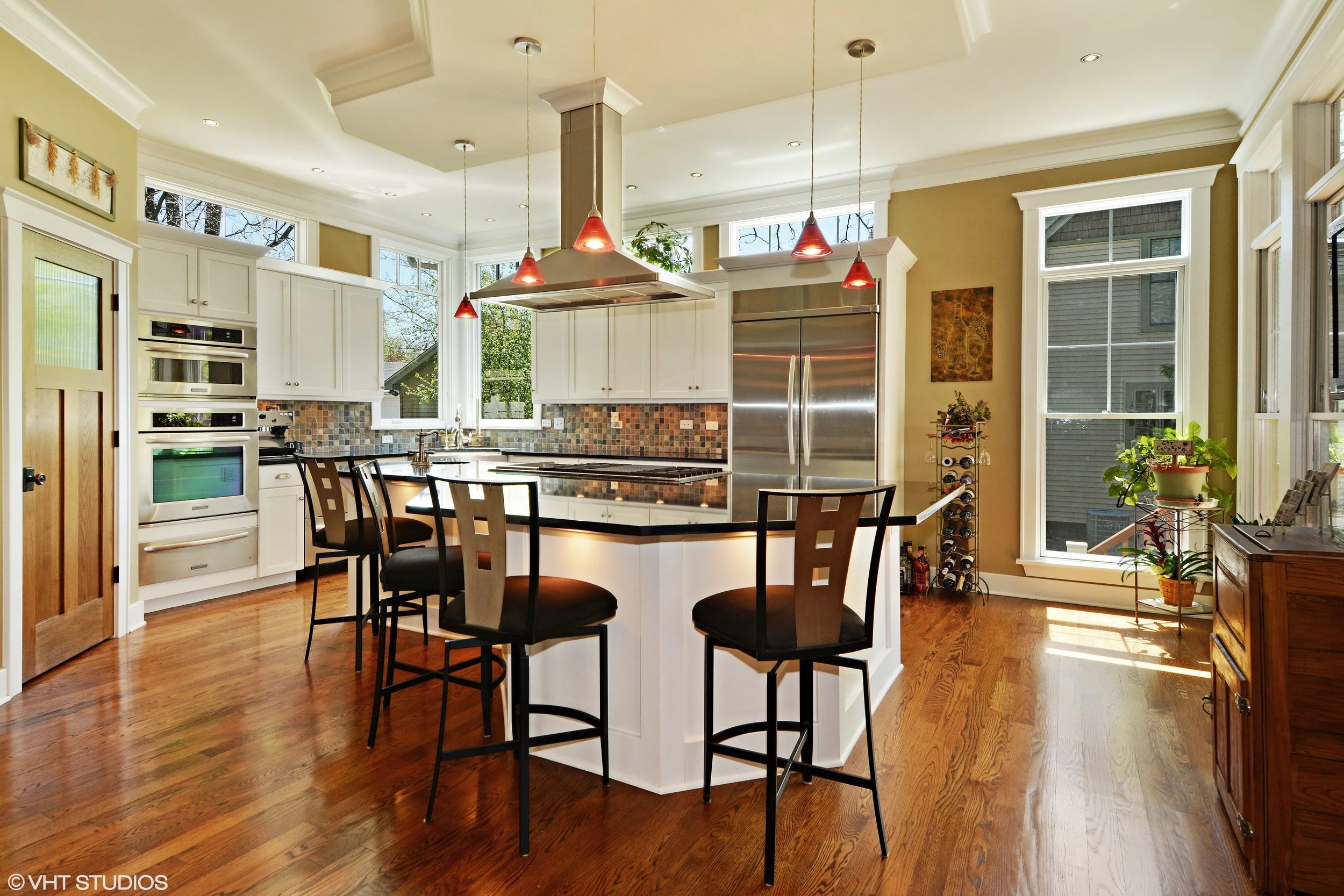 04_312S3rdAve_5_Kitchen_HiRes.jpg
