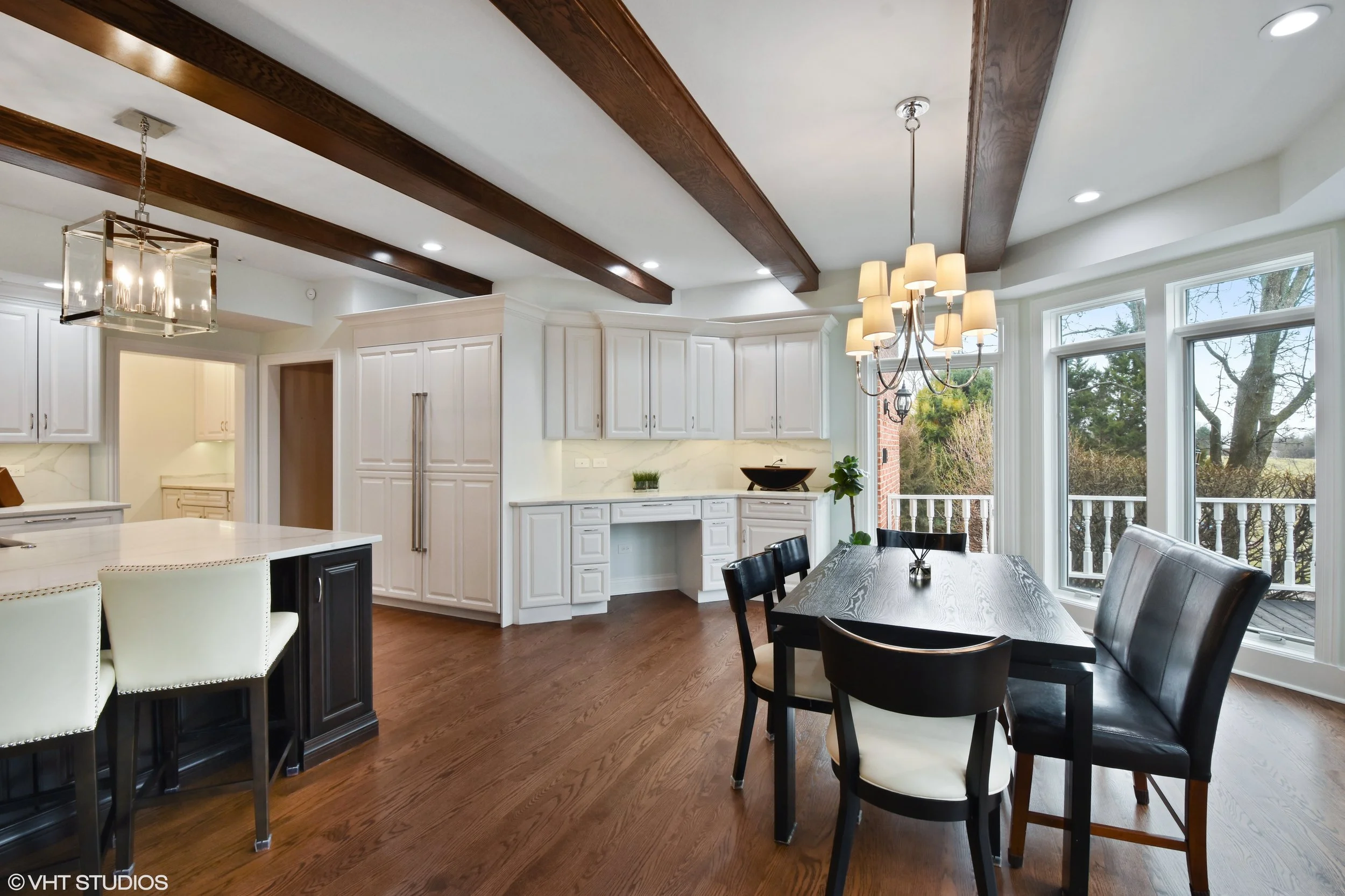 08_16WestlakeDr_191001_KitchenBreakfastRoom_HiRes.jpg