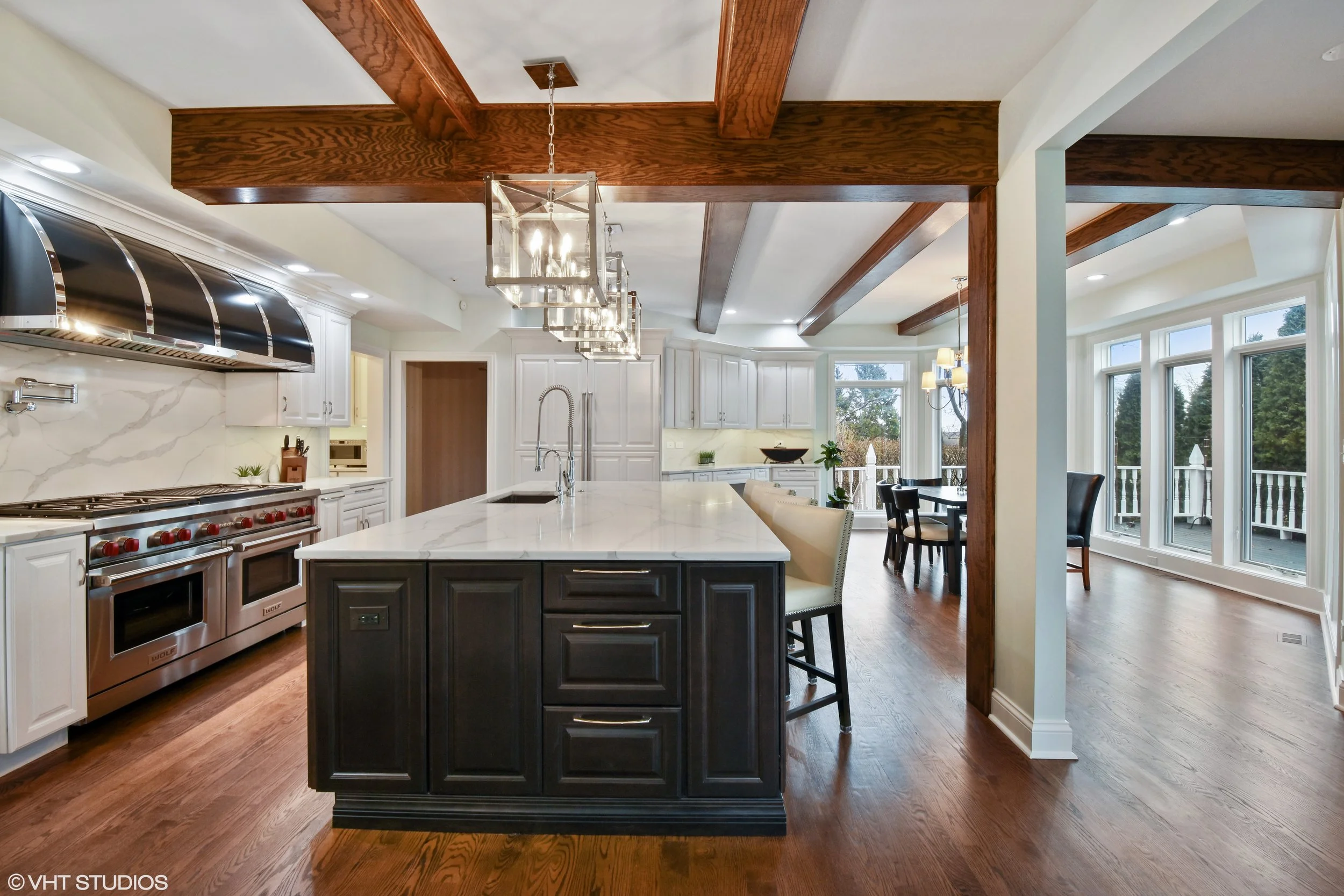 SOUTH BARRINGTON IL. KITCHEN REMODEL BY SOUTHAMPTON CUSTOM HOMES & RENOVATIONS.