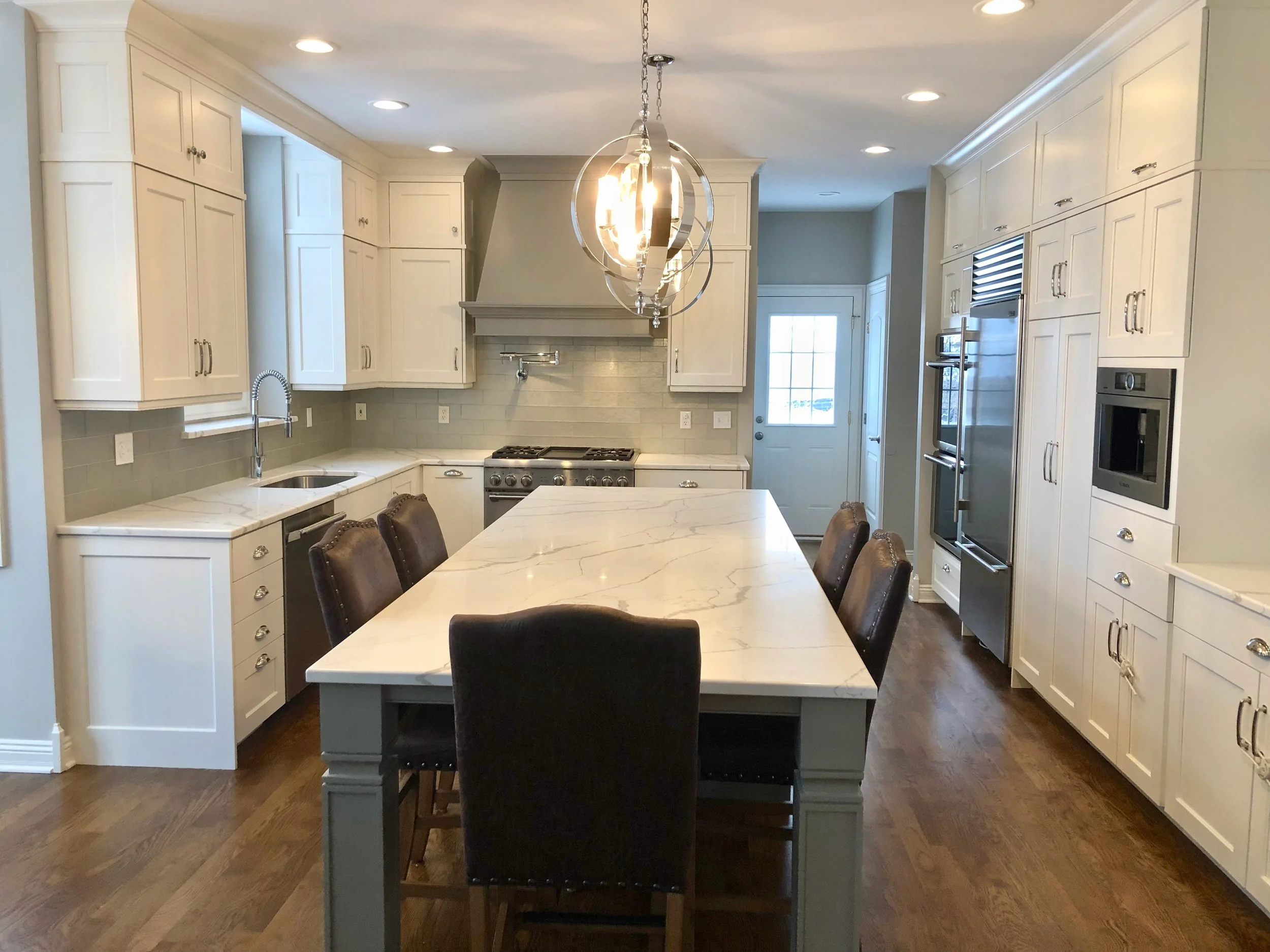 BEAUTIFUL KITCHEN AFTER DISASTROUS FLOOD IN ILLINOIS 