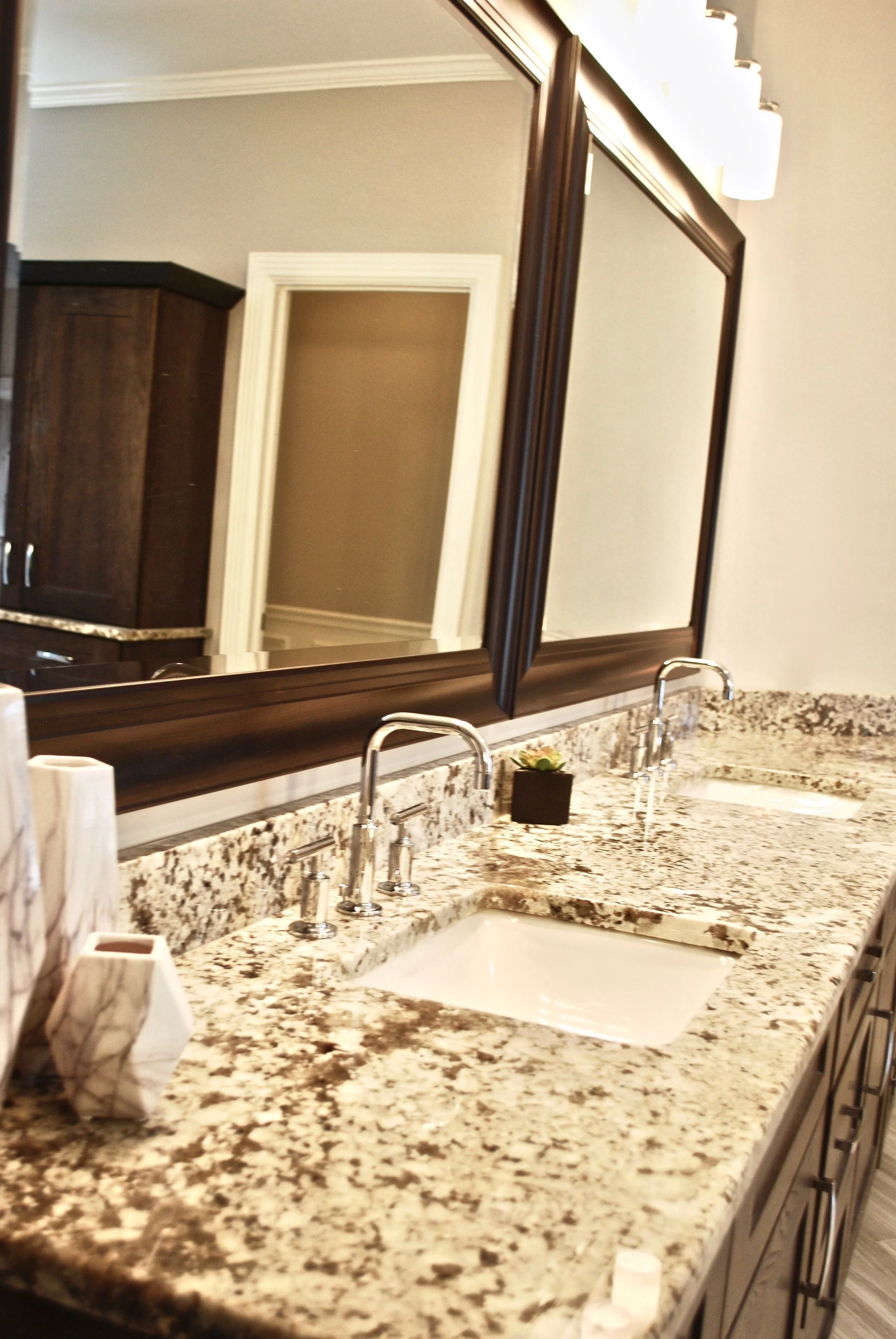 NAPERVILLE IL. CUSTOM HOME MASTER BATHROOM REMODEL. LARGE BATHROOM