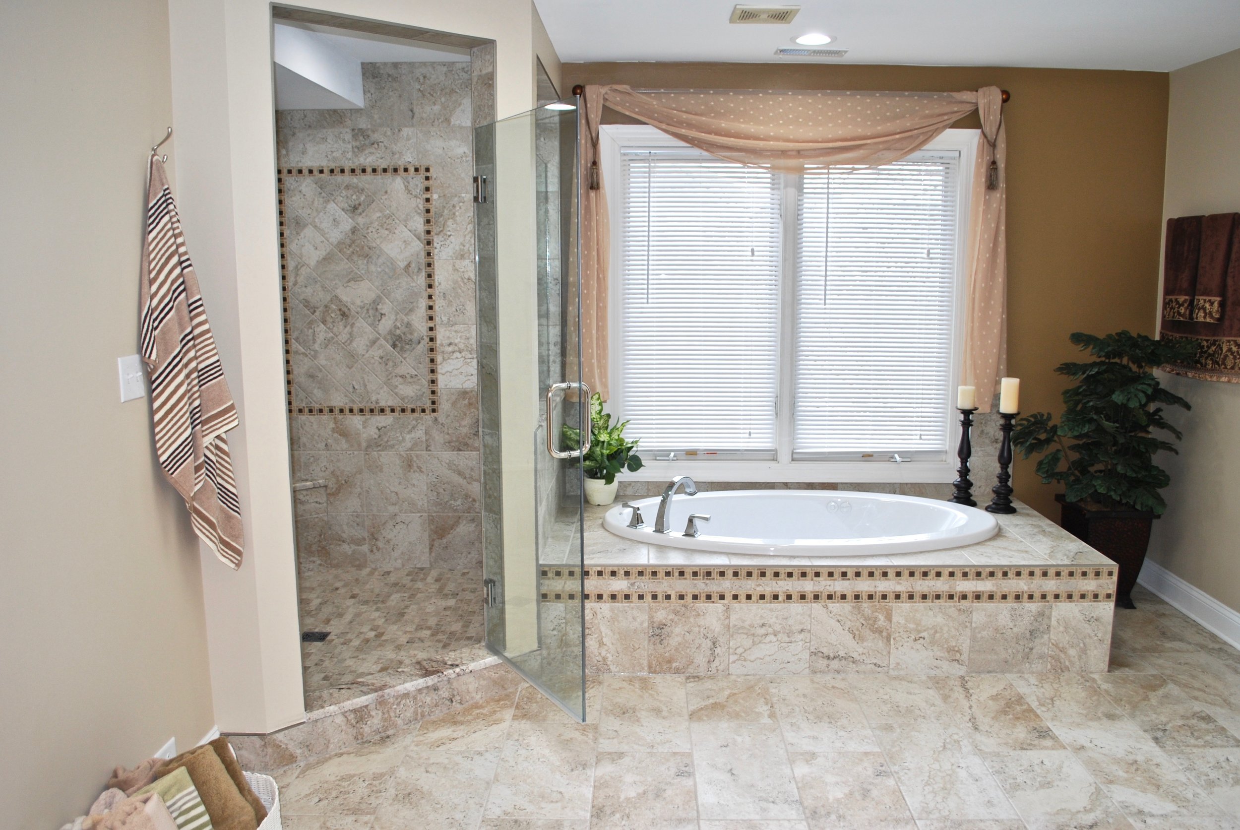 Shower &amp; Tub Remodel in this Geneva IL. Custom Home in Eagle Brook Subdivision.  