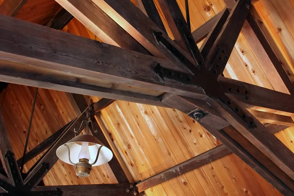 Schilling-lodge-txc-lake-tahoe-rubicon-paradise-flat-interior-main-room-ceiling-trusses-lantern.jpeg