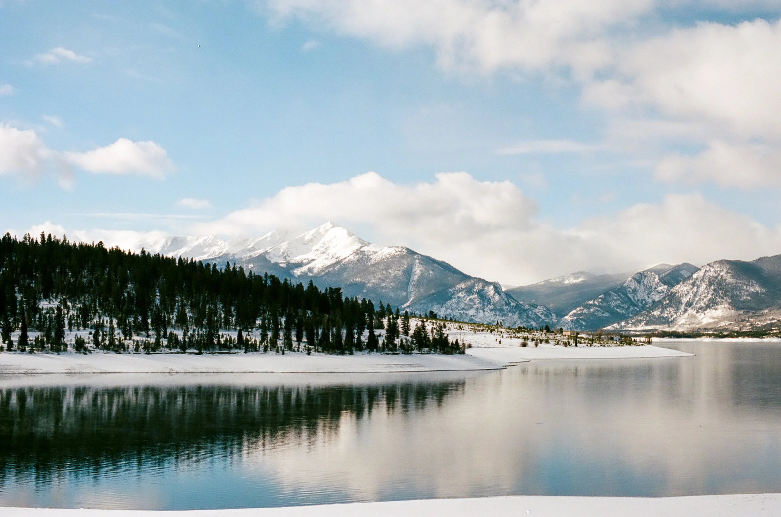 lake dillom-000161380006.jpg