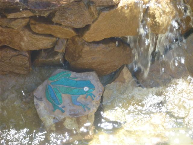 mosaic frog in waterfall 9a.png
