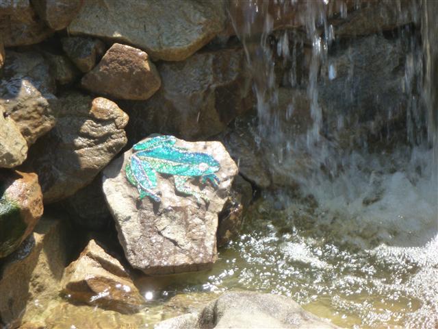 mosaic frog in waterfall 9e.png
