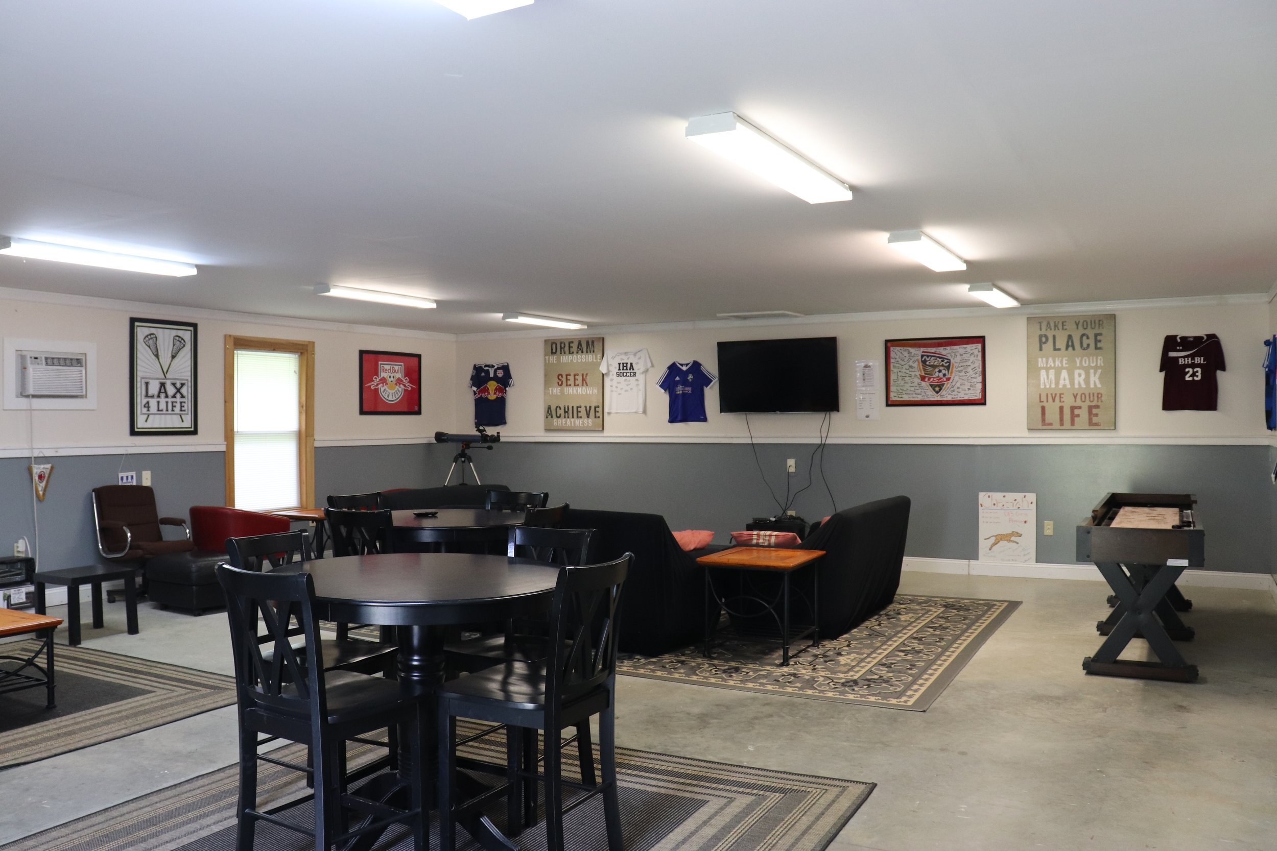 Coaches lounge.JPG