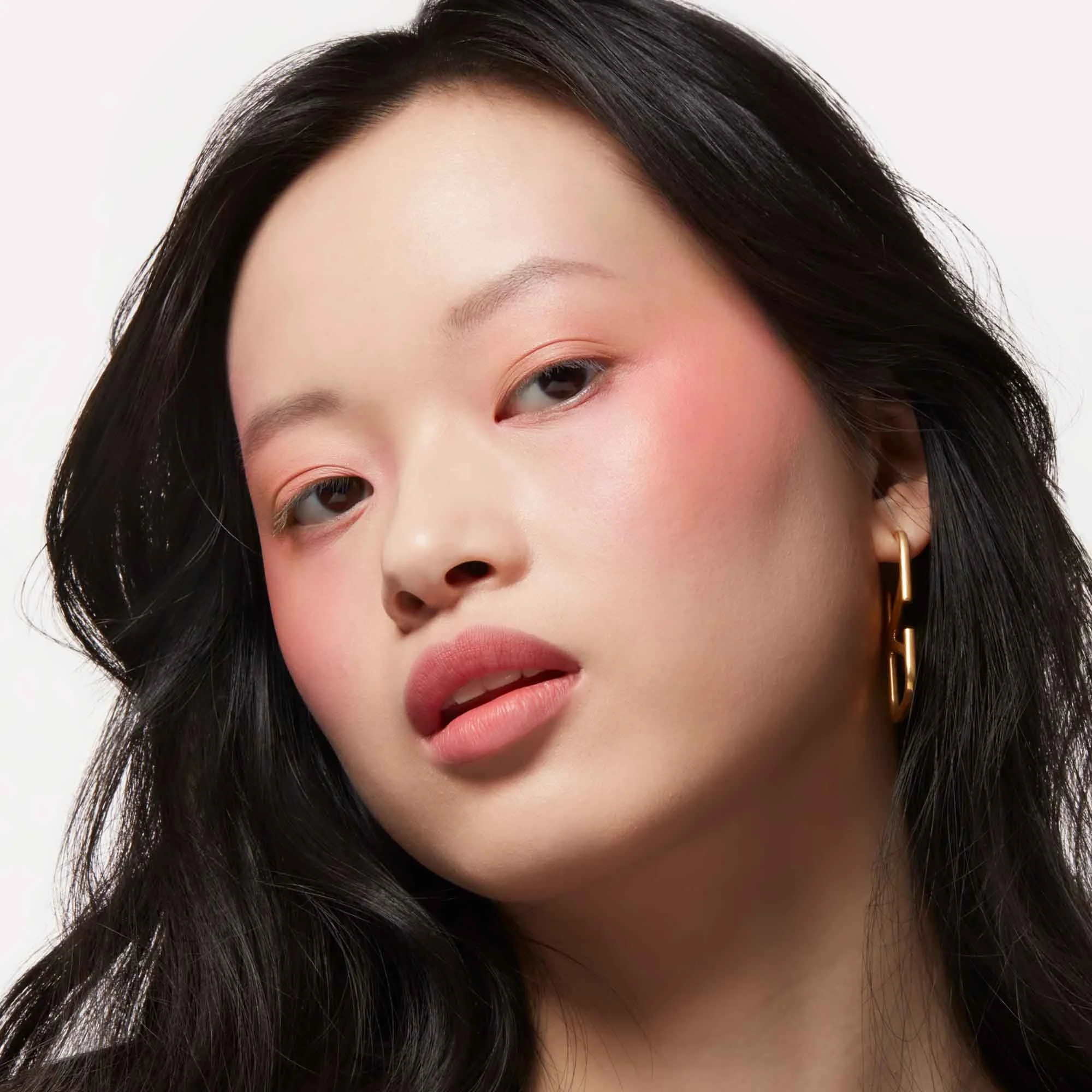 Valentino-Eye2Cheek-Blush-Eye-Powder-Hydrid-T01-3614273230285-Wearable3-Shade-4.jpg