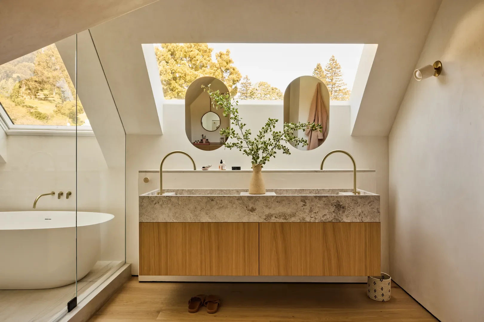 Claremont_Primary-Bathroom_011.webp