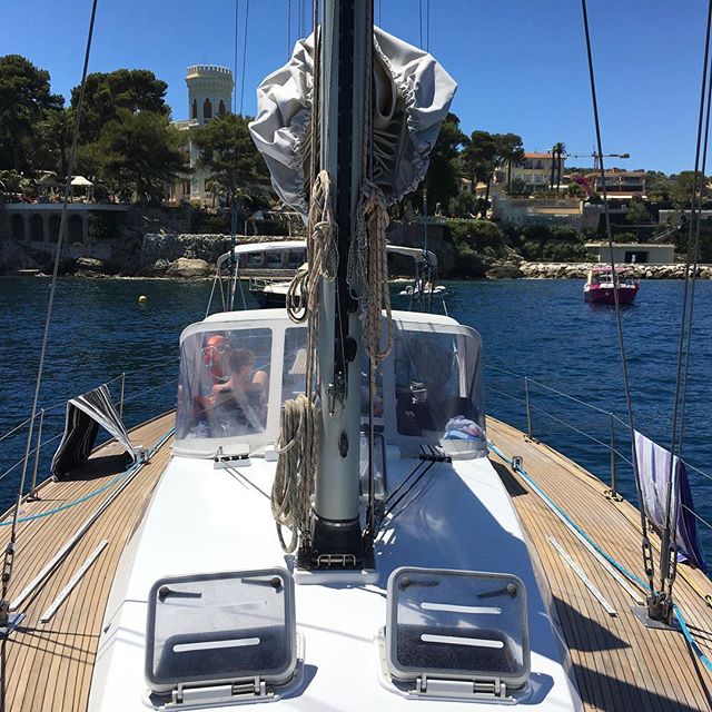 Armelea in rada in Costa Azzurra⠀
Sito Web in BIO⠀
.⠀
.⠀
.⠀
#livinglife #lifeatsea #sailorlife #mare #navigare #sailaway