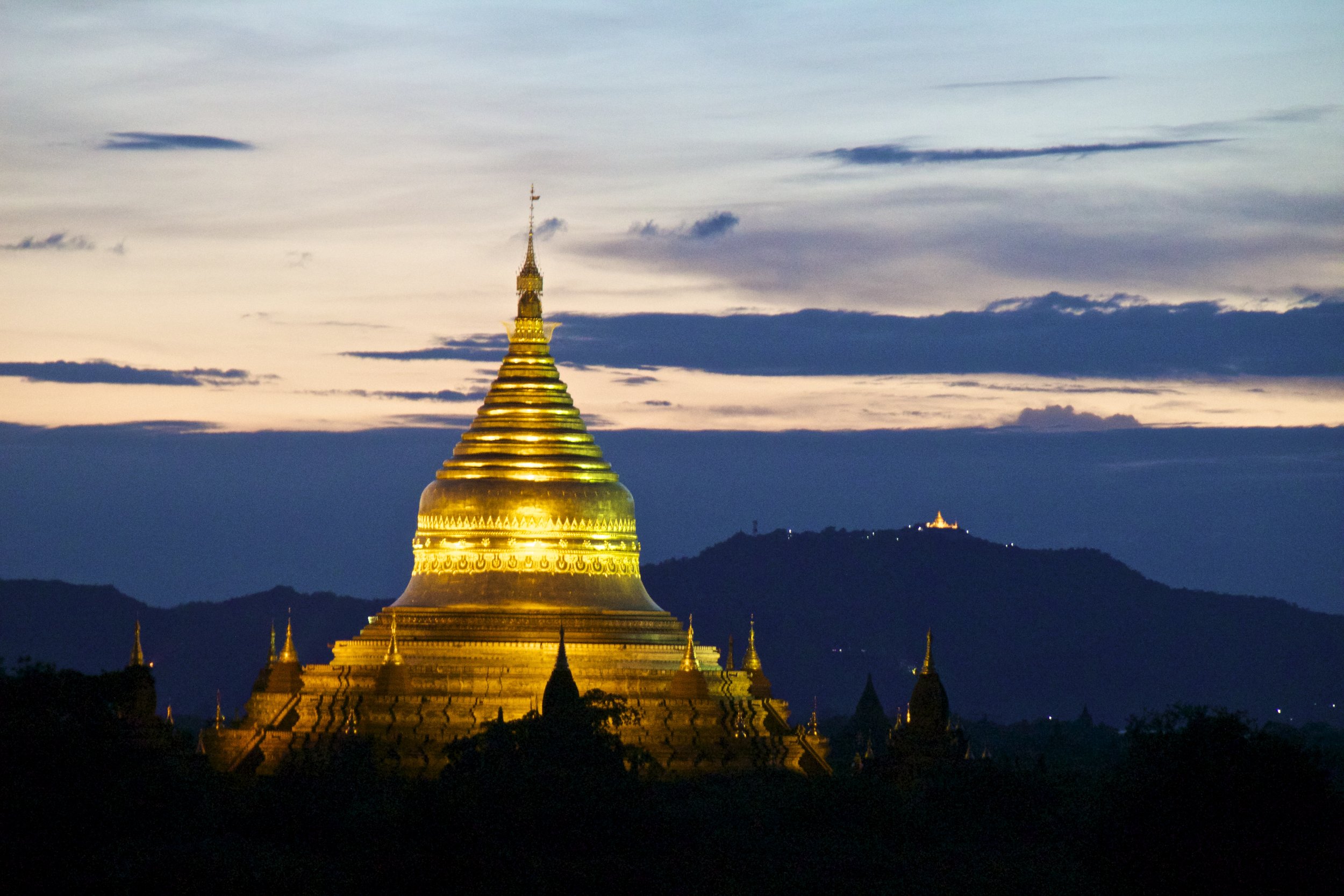 bagan burma myanmar temples sunset 13.jpg