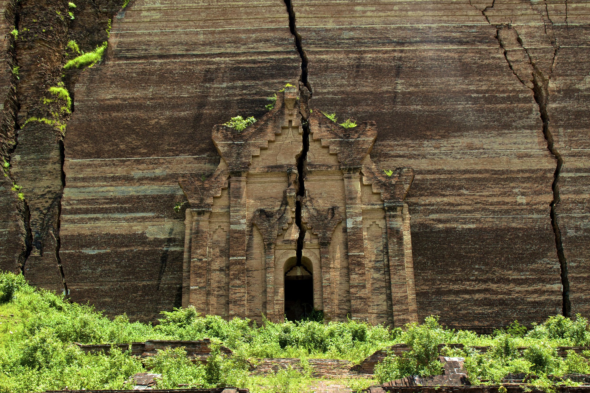 Mingun Pagoda Burma Myanmar 11.jpg