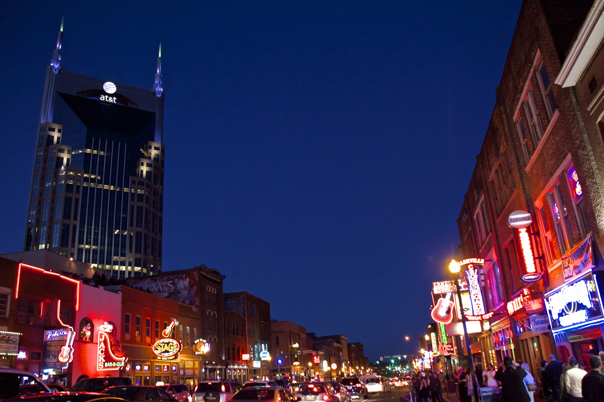 downtown nashville broadway 3.jpg