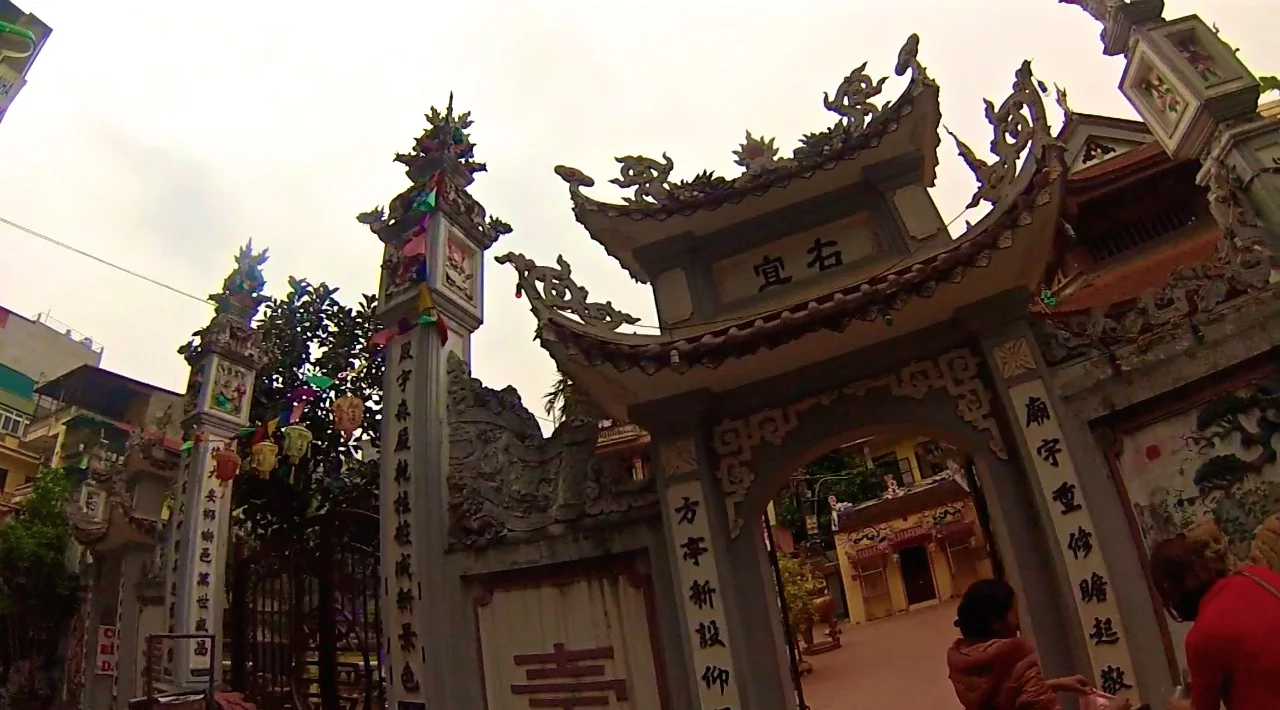 Peter's Daily Commute Through Hanoi