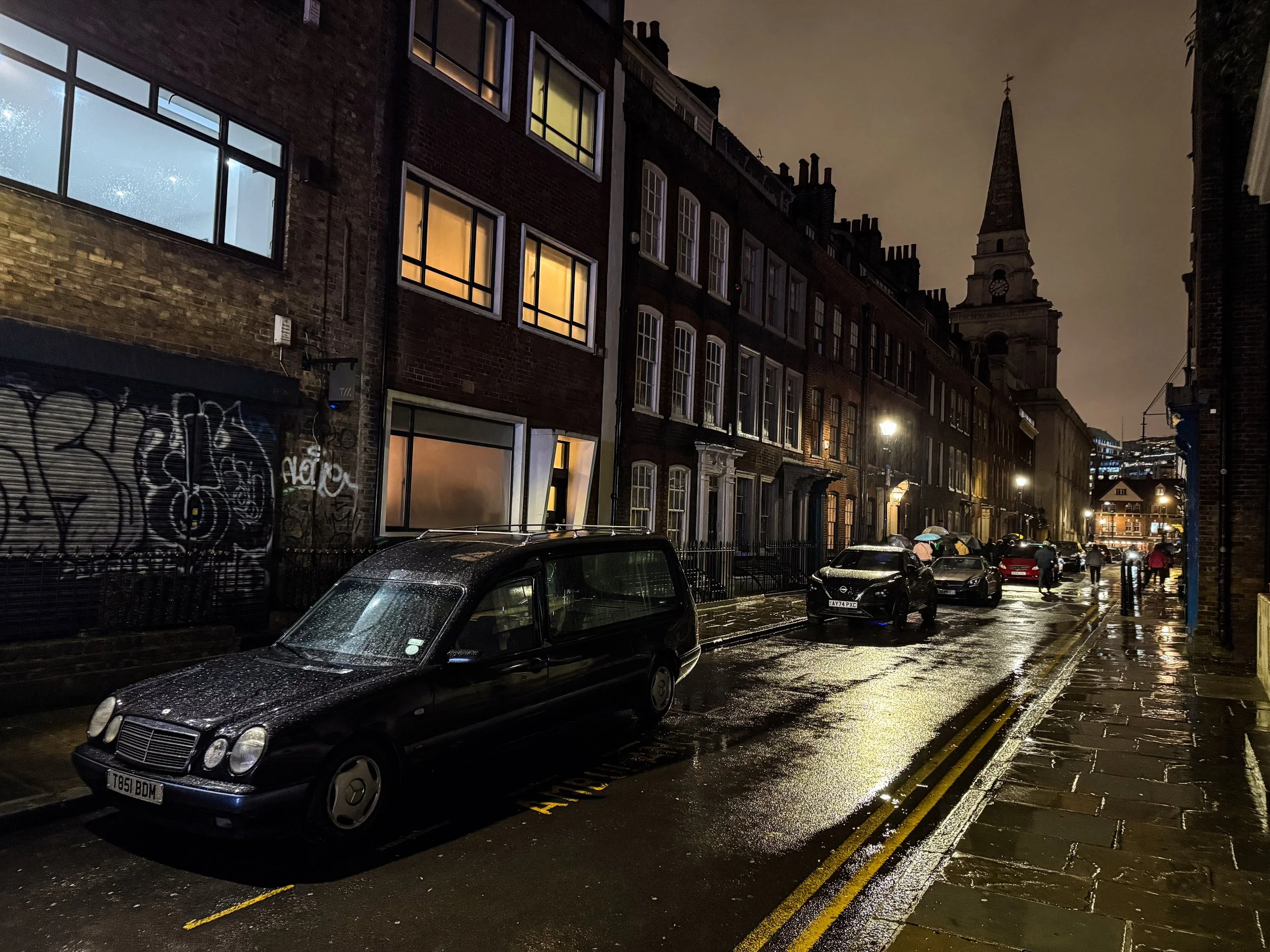 Peter Spends Halloween Retracing the Steps of Jack The Ripper (East London)