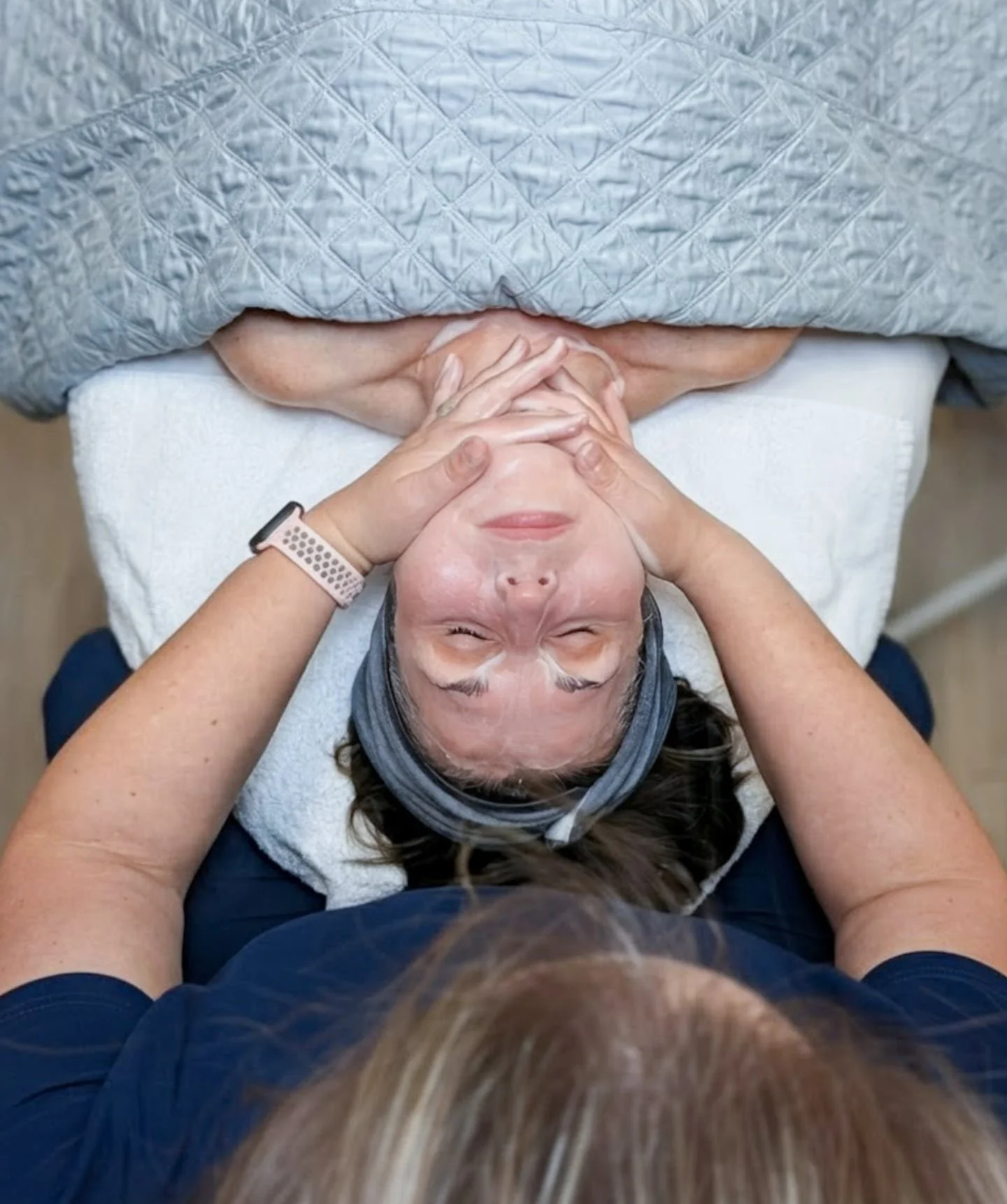 A little extra hydration goes a long way this season. Our 3 level hydration promotional packages keep you relaxed, refreshed, and radiant&mdash;complete with peppermint chocolates and a peppermint scalp or hand massage! 🌿🍫💆&zwj;♀️

December &amp; 