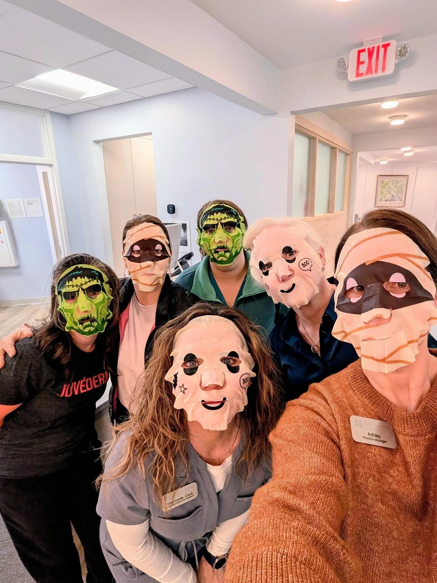 Just a casual 15 minute break between patients. 👻🧌🧙🏼&zwj;♀️☠️🎃