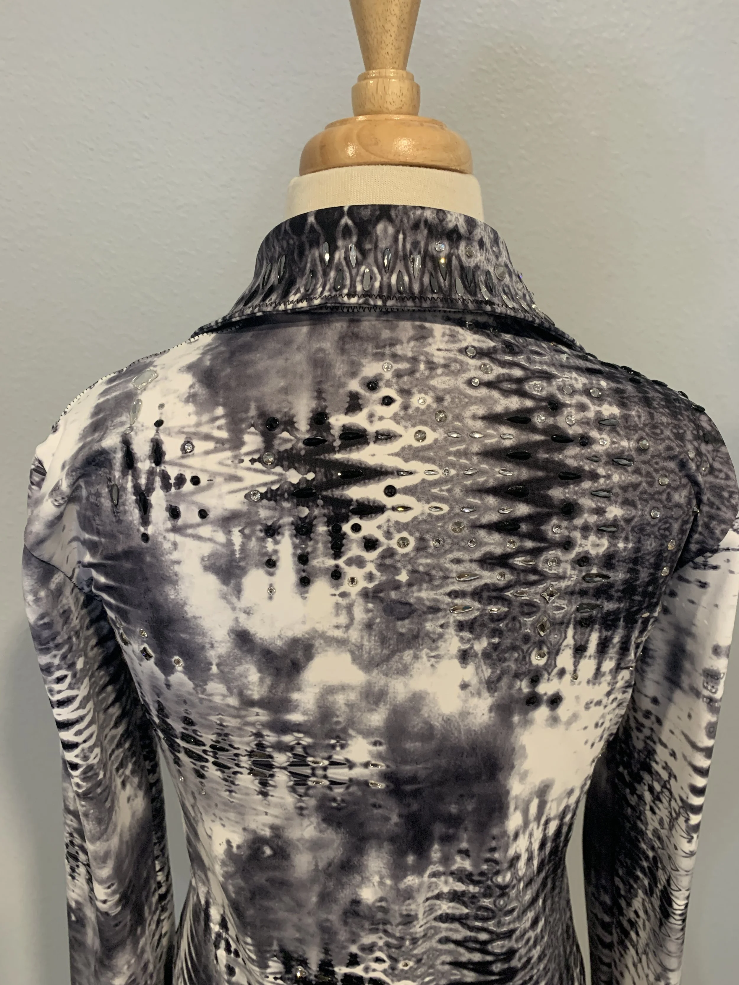 black:white print back top.JPG