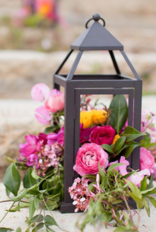 METAL CANDLE LANTERN