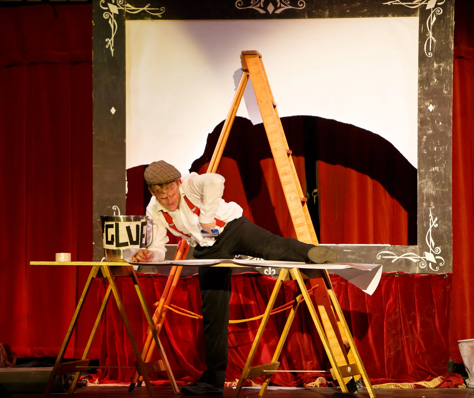 Pictured: ‘Wallpapering’ the screen (Thomas Flanagan, Kaput! ). Picture Credit: Creative Futures Photography