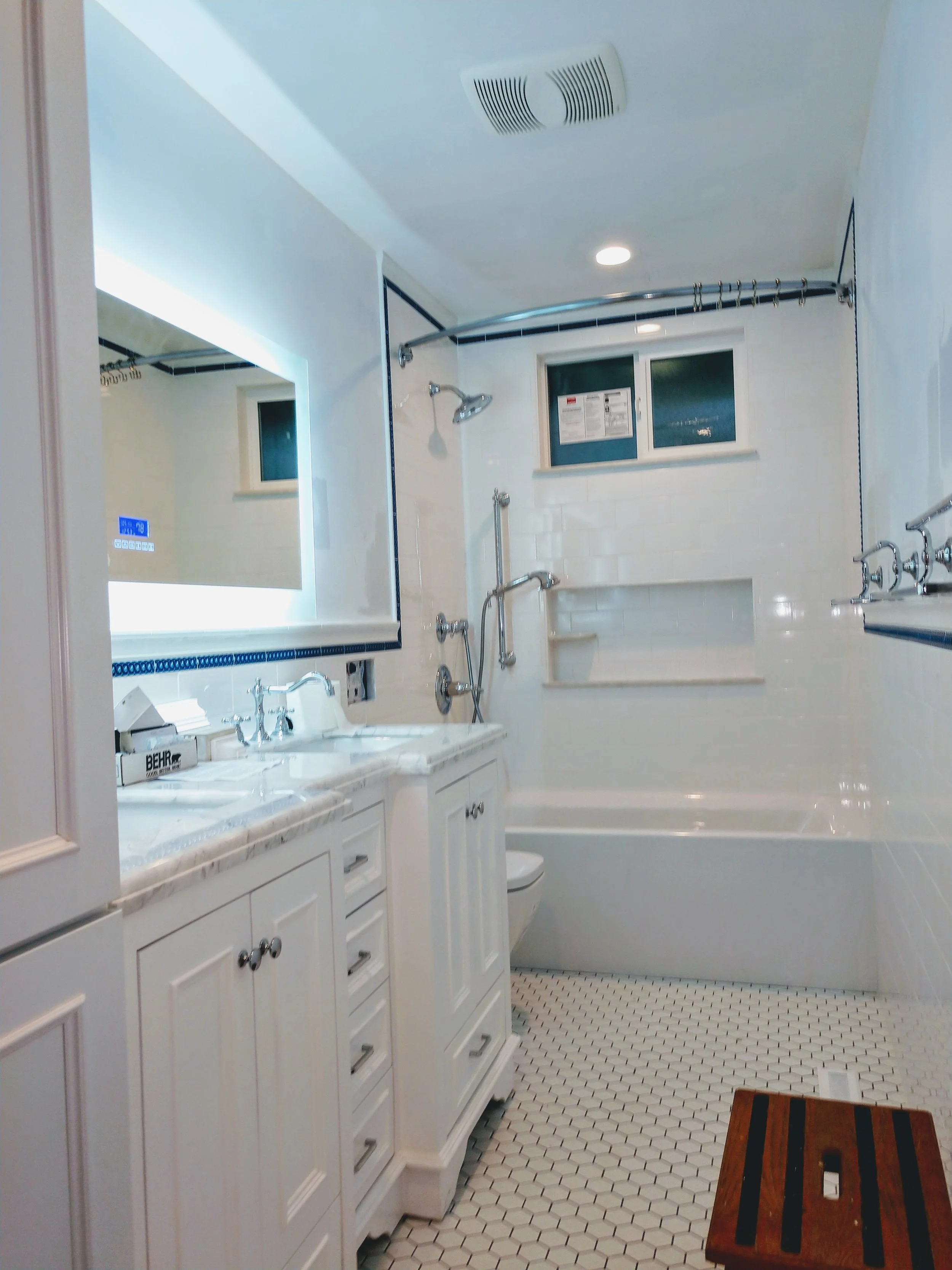 white bath.jpg