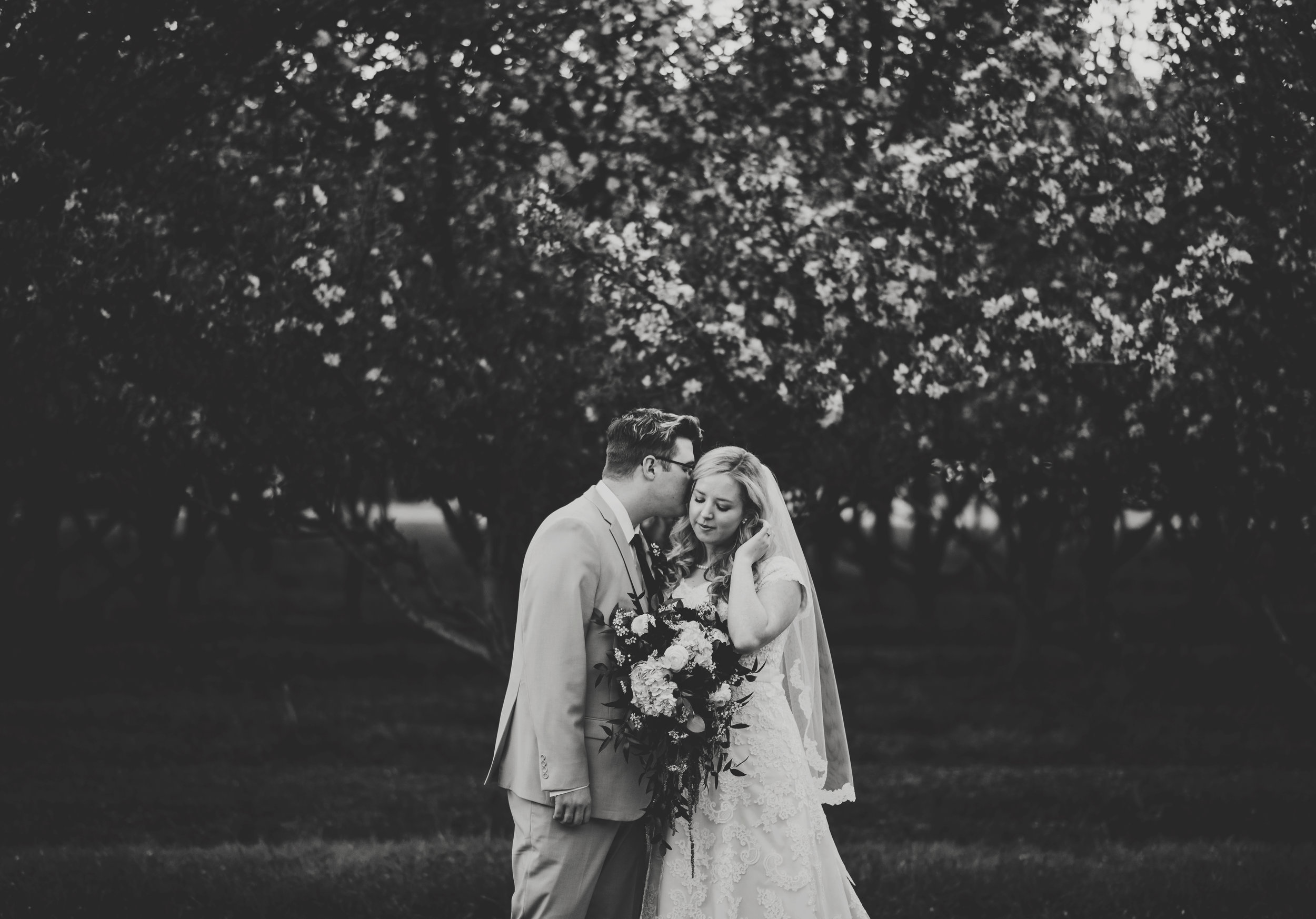 Maddi_Hayden_Bridals146bw.jpg