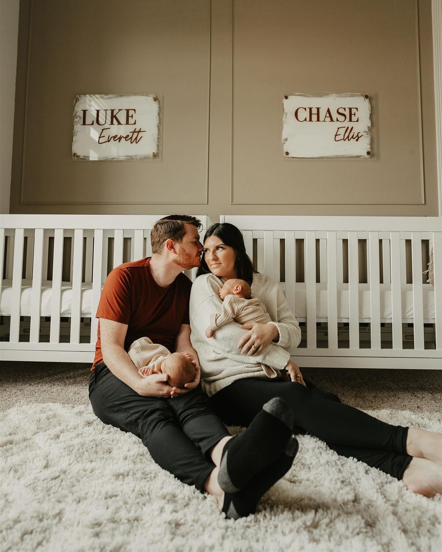 Luke + Chase 🤍🤍 Can you even? Babies are forever my weakness. My first twin newborn session and I&rsquo;m unwell 🥹