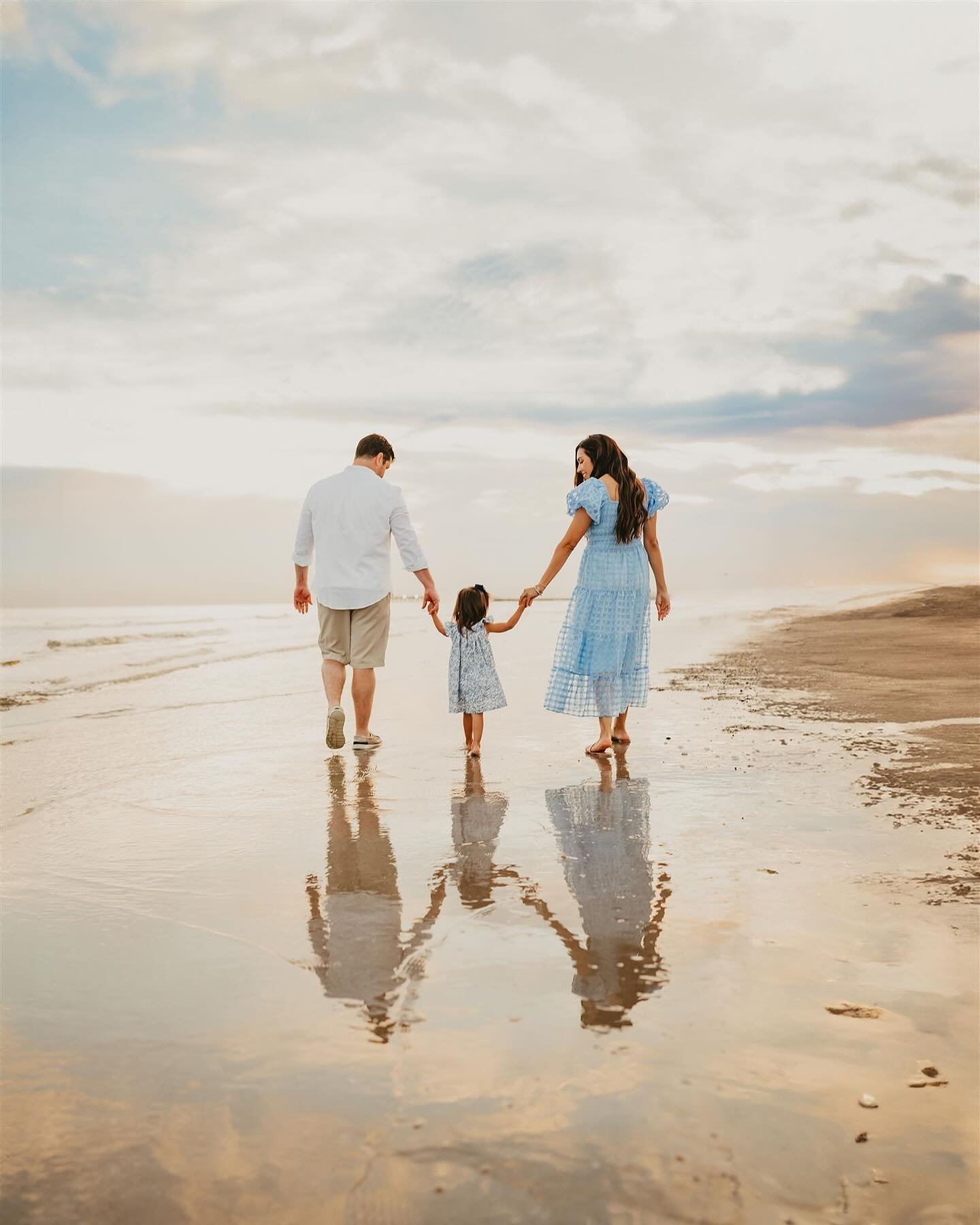 We took their maternity pictures at the beach, so it was only fitting that we returned to capture their beautiful little family here as well. I love a full circle moment!