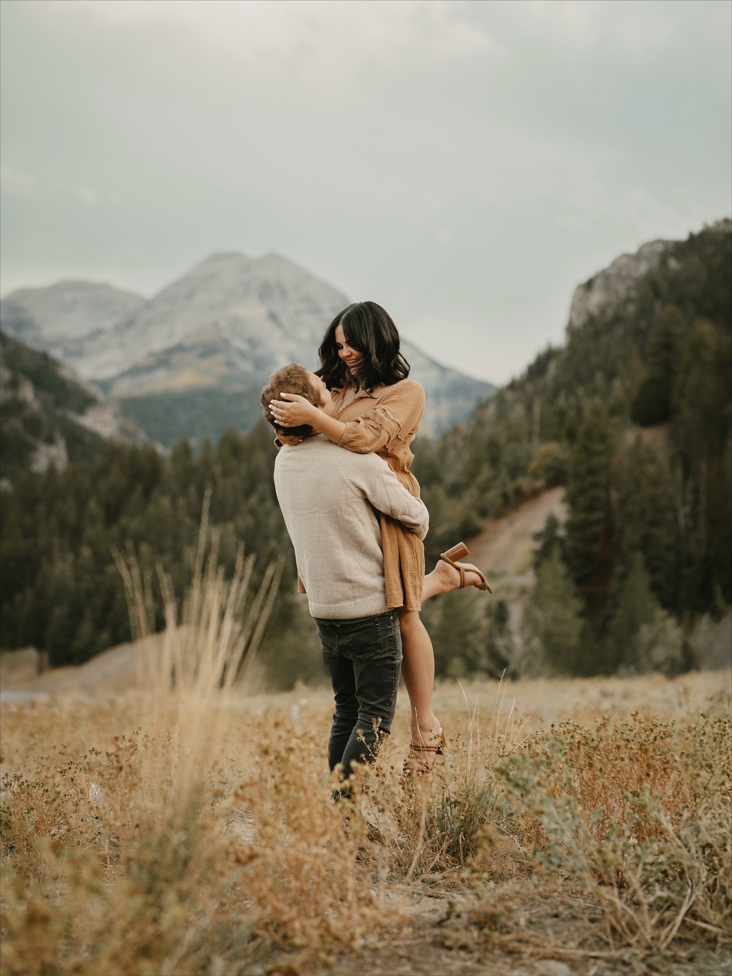 Not sure who&rsquo;s in charge of these things, but I&rsquo;m gonna throw it out there that November should be hug-a-photographer month 😜 cause we&rsquo;re all surviving purely on caffeine and the promise of January