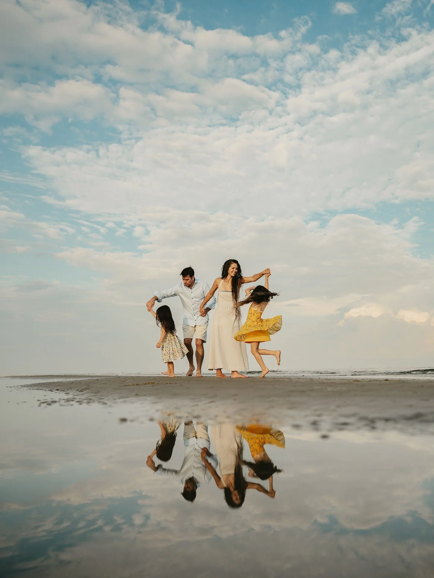 Maybe she&rsquo;s born with it. Maybe it&rsquo;s Galveston at golden hour. Possibly with some behind-the-scenes magic involved. 

Psssst&hellip;.more spring minis are dropping tomorrow morning at 9am! And yes, that includes beach minis 🌊