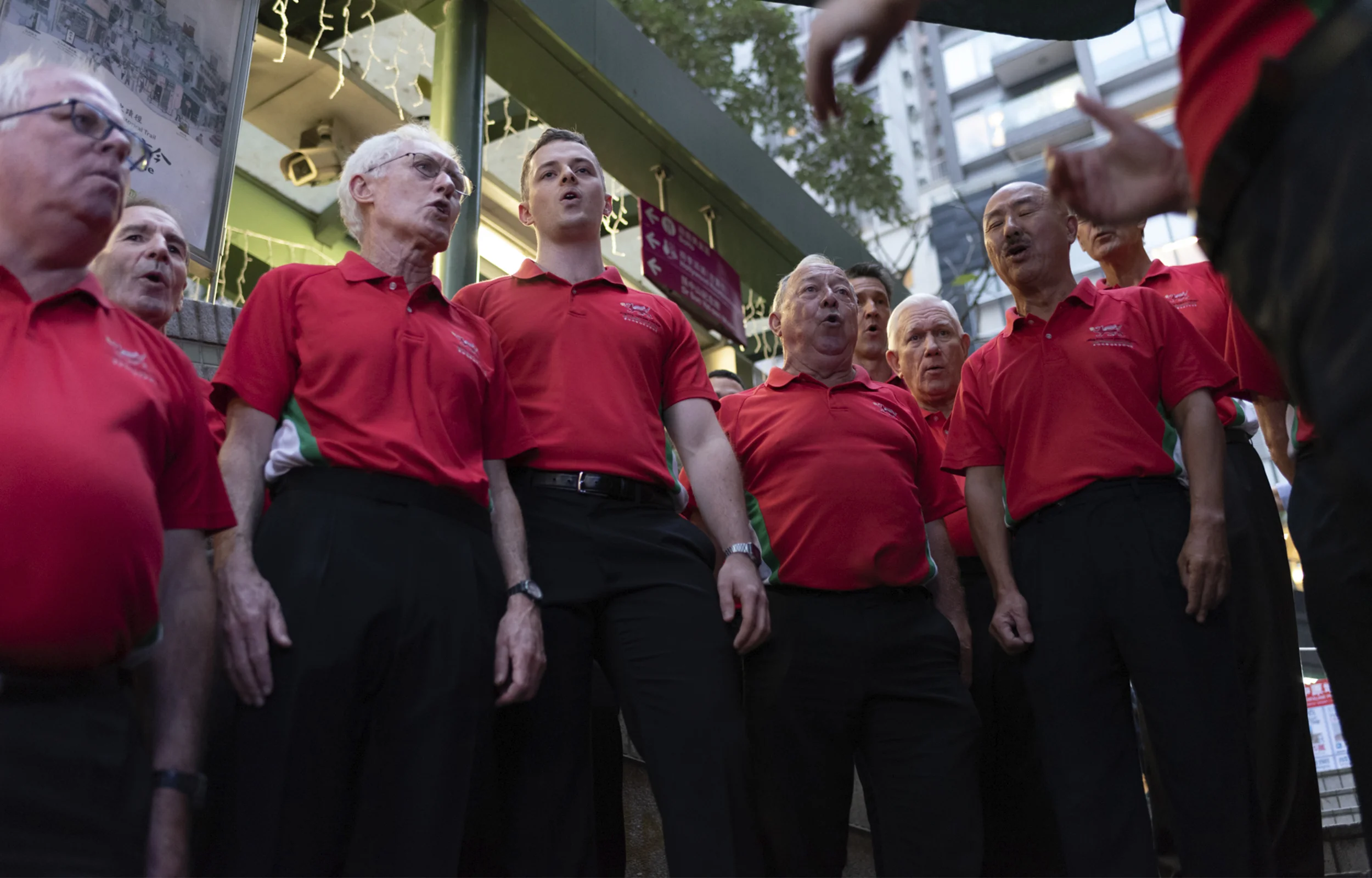 WelshXmasCarolSingers-shot-by-karin-karas3.jpg