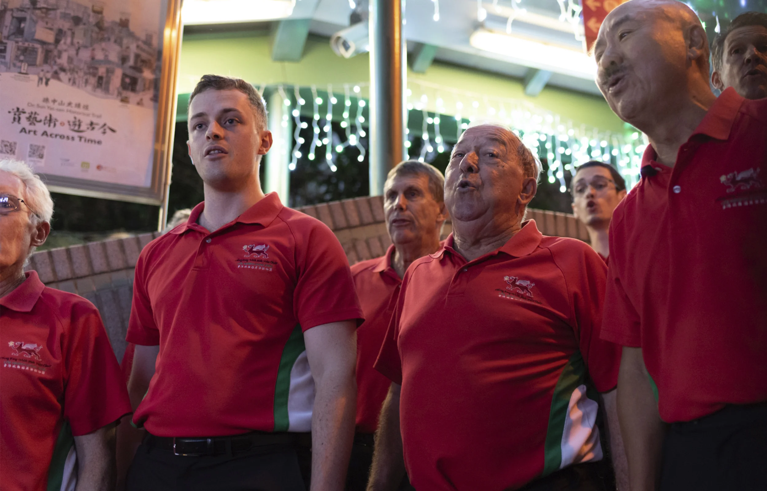 WelshXmasCarolSingers-shot-by-karin-karas7.jpg