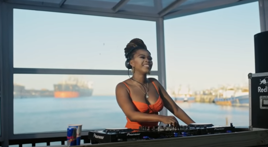A Deep House &amp; Soulful Set from LocHIVE The DJ (South Africa)