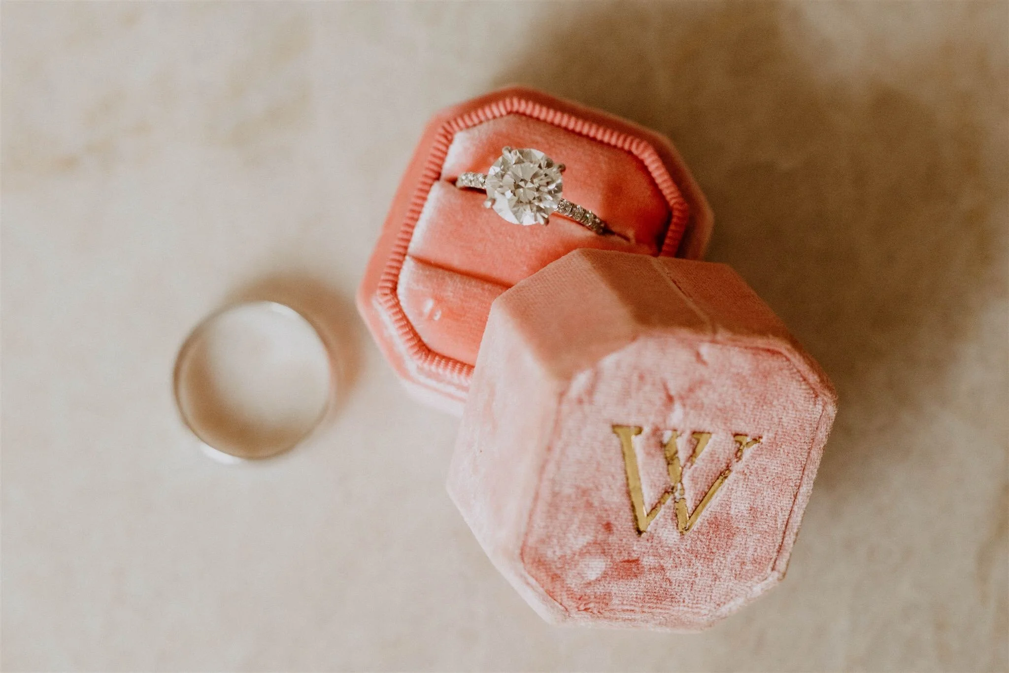 6C37B204-9D3B-407A-BD22-19103B54F4DA