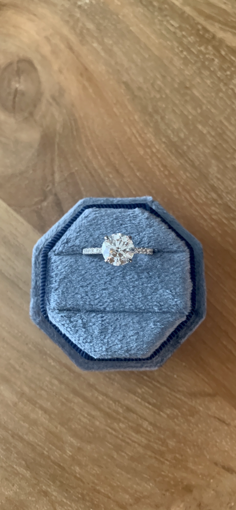 0BA5E255-8C3E-4AED-998C-8C35C45422BB