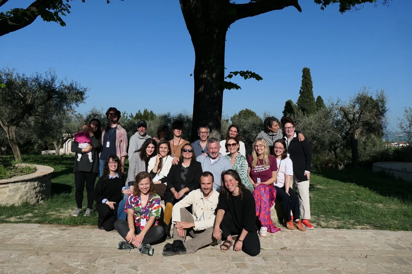 🌿 A Shared Beginning

The first in-person meeting of @_eu_rural_art_ has just come to an end.

From April 15 to 18, partners gathered in Mondaino for a few days of exchange, dialogue, and shared time.

Coming from different rural contexts across Ita