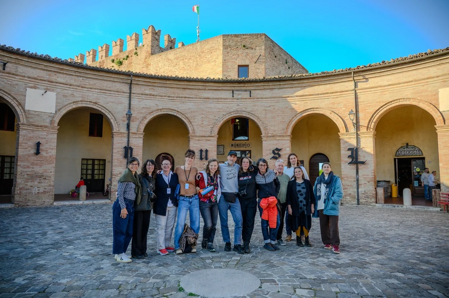 🌿 Walking the Village

The storytelling of the meeting continues, through new glimpses and shared moments.

Day two, afternoon light, moving through Mondaino.

Guided by Alberto Giorgi, we stepped into the layers of the village &mdash; stories unfol