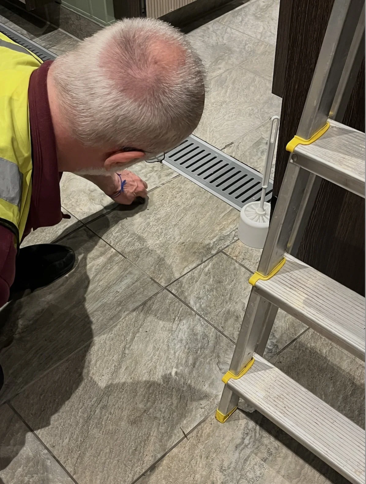 Malvern Cleaners Builders Clean Grout in tiles.jpg