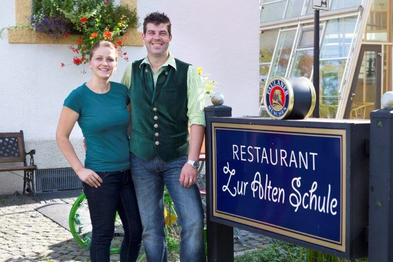 Maria und Thomas Letsch verwöhnen die Gäste mit Schmankerln in ihrem Restaurant Zur Alten Schule.
