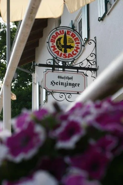 Bekannt für seine hervorragende Küche ist der Gasthof Heinzinger ein Ausflugslokal par excellance - auch Familienfeiern werden hier zu einem kulinarischen Erlebnis.