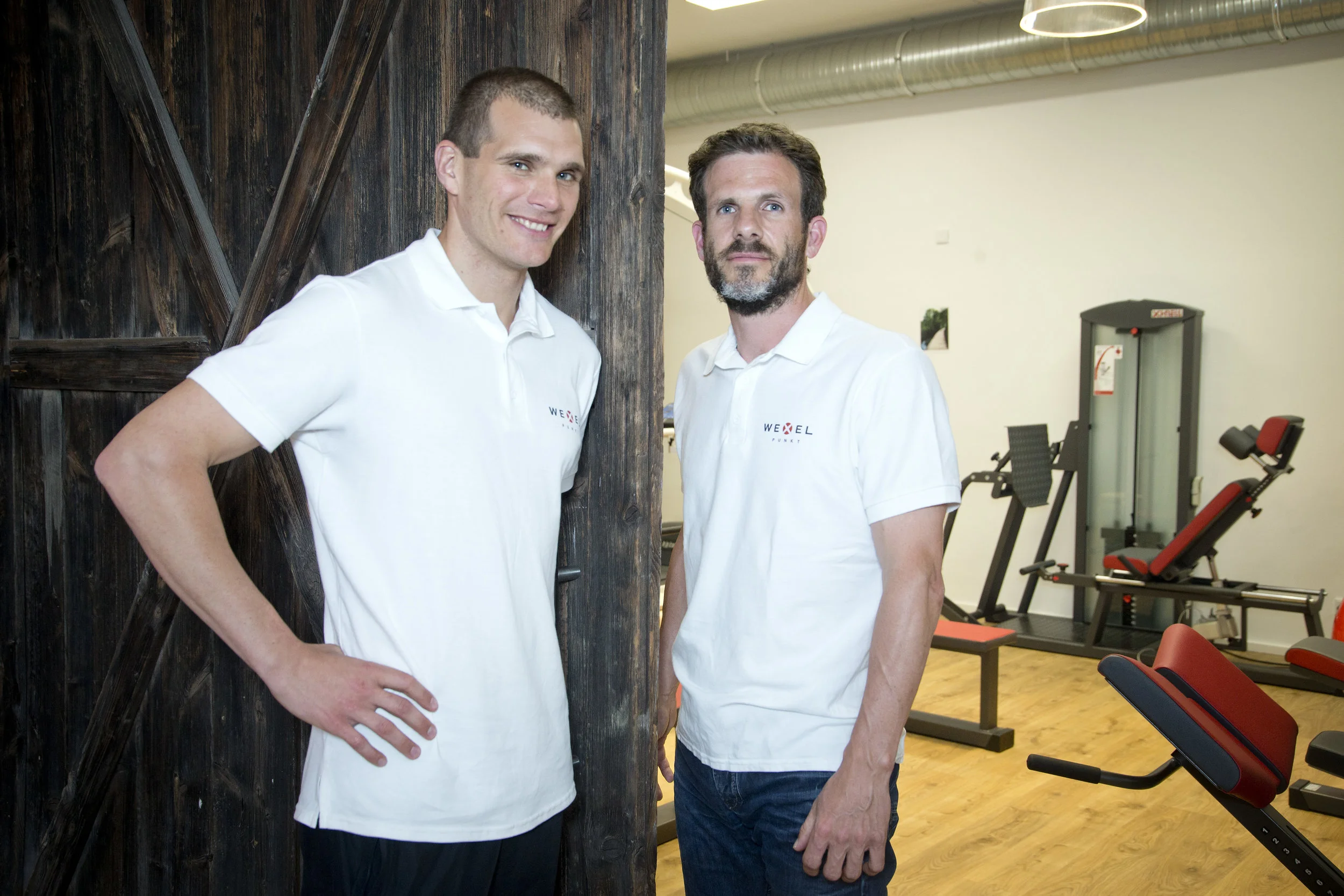 Therapeut Andreas Sextl und Geschäftspartner Patrick Meisterhaben aus einem Industriegebäude ein modernes und kompetentes Therapiezentrum gemacht. Eröffnung war am 1. Juni. 