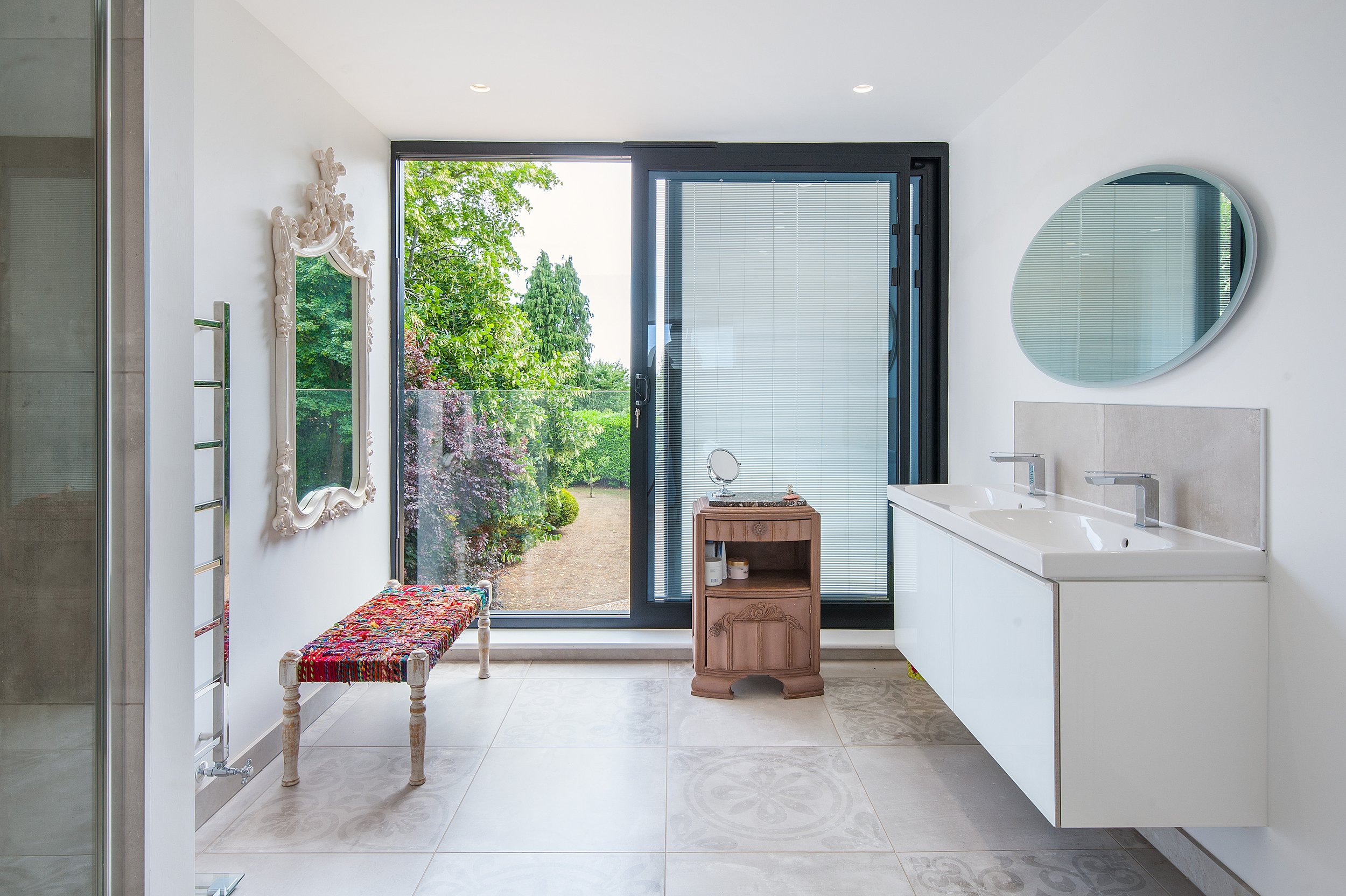 Farm-View-bedroom-1-en-suite-002.JPG