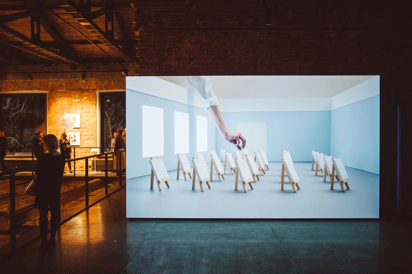 …. Video installation of Alexandra Paperno, 2018. .. Видео инсталляция Александры Паперно, 2018. ….